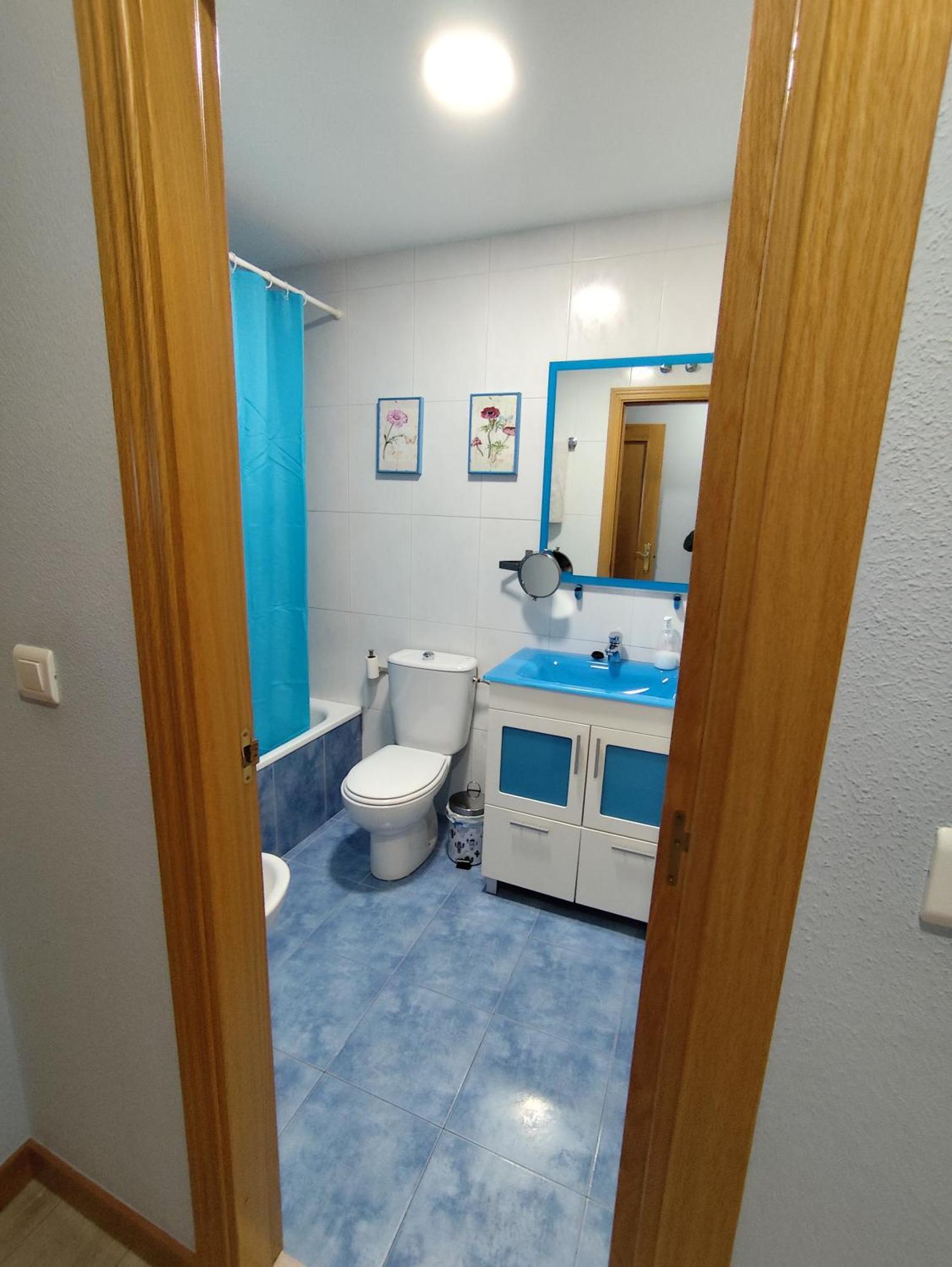 Piso De Tres Con Garaje Y Todos Servicios Cerca Apartamento Burgo