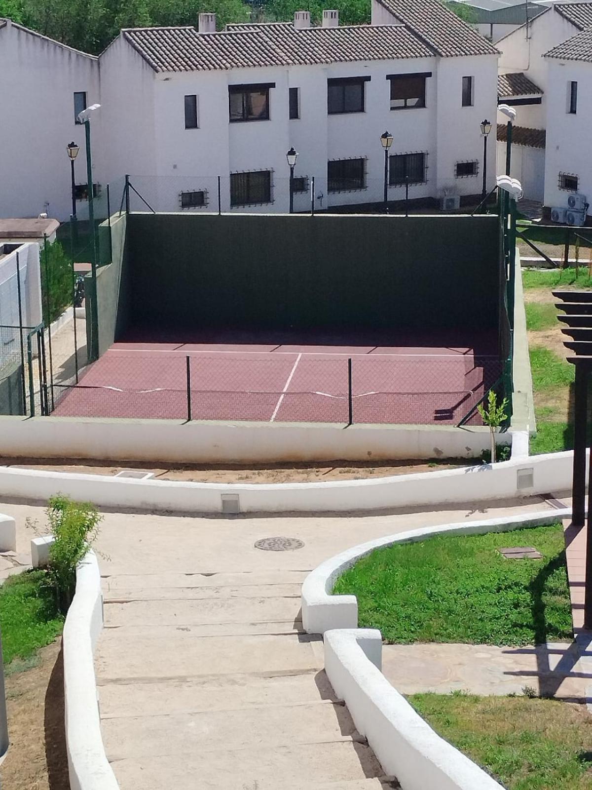 En Sierramagna, Piscina Abierta El Ronquillo