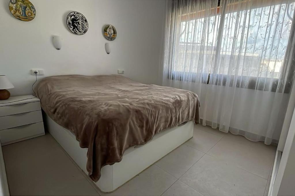 Comarruga Seaside Bliss Apartment, 100m To