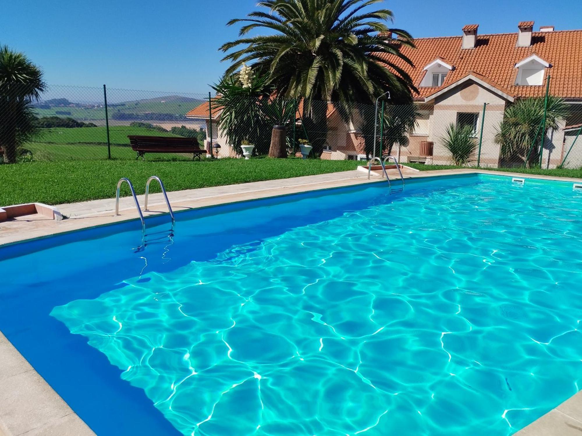 Con Terraza En Playa De Usil Apartamento