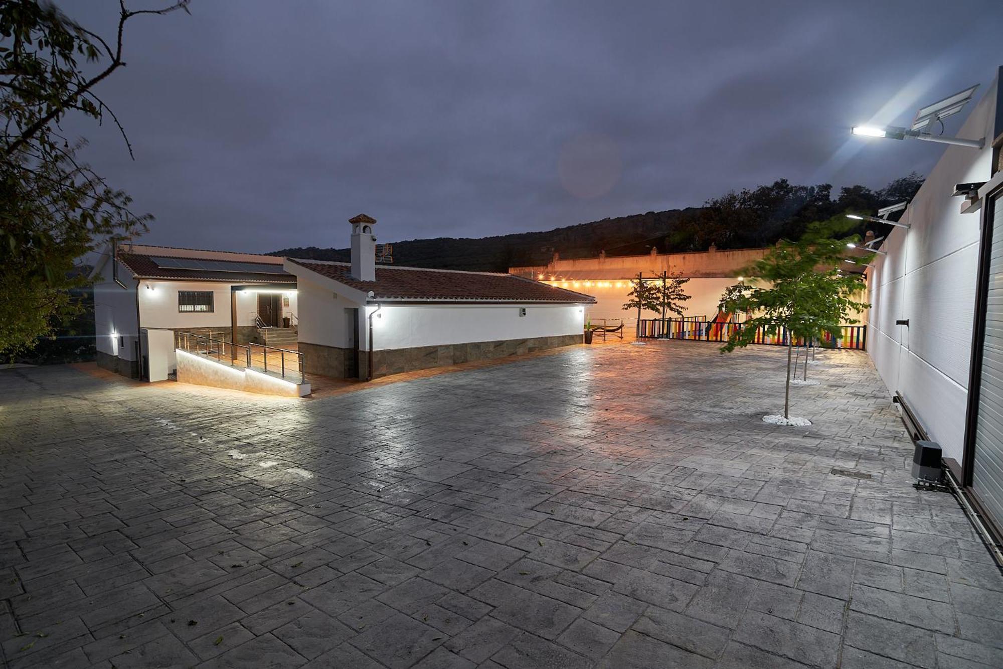 La De Alba - En Casa rural Montefrío