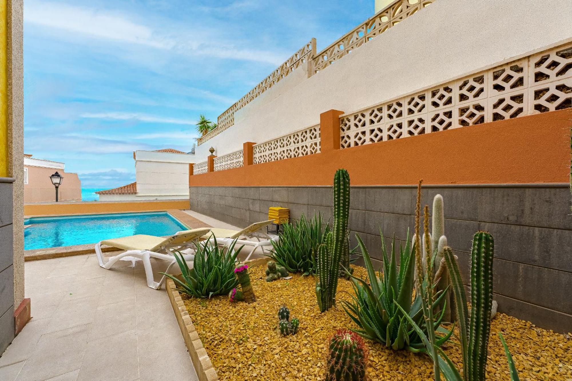 - 3 Bedroom House With Pool