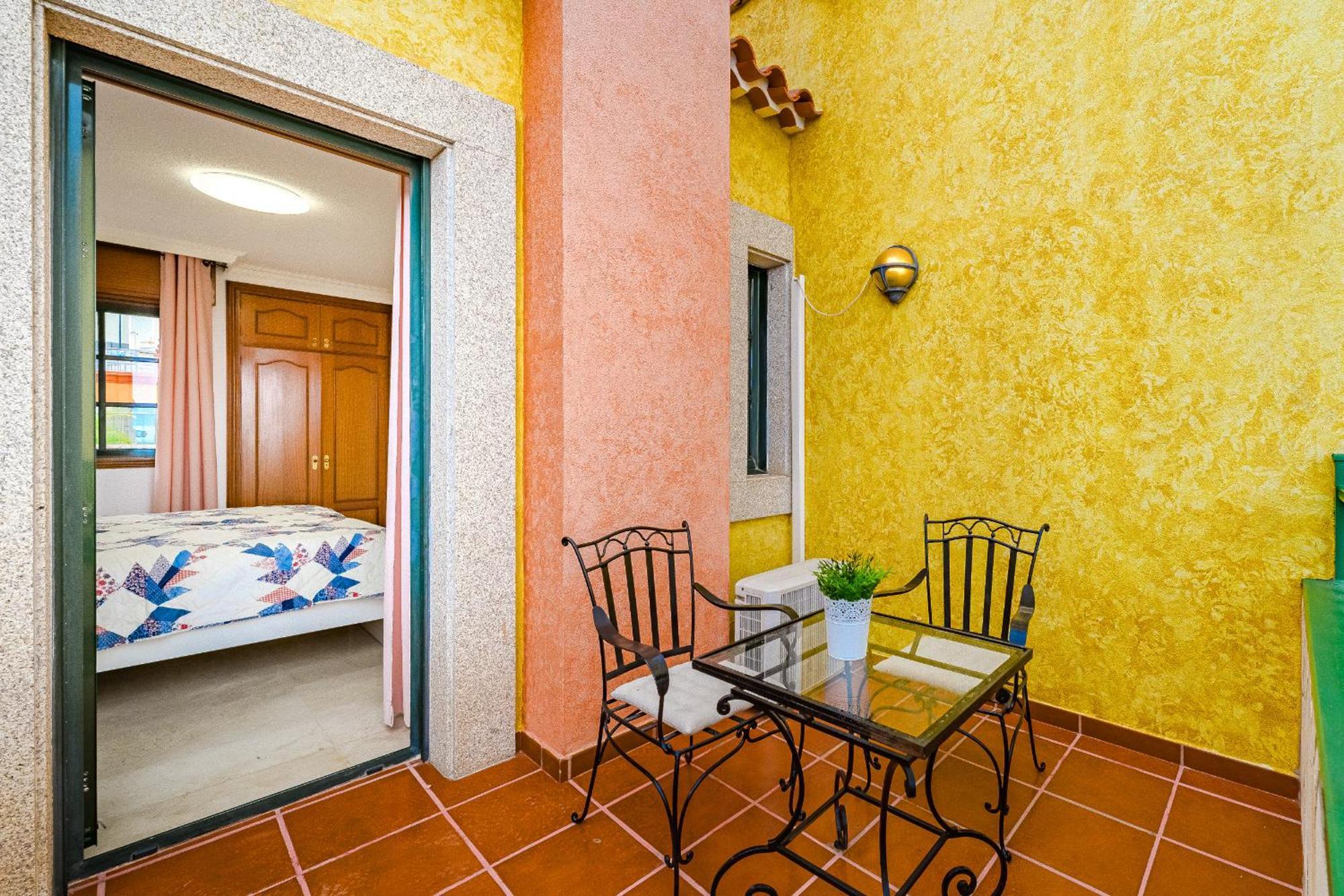 Сasa de vacaciones - 3 Bedroom House With Pool