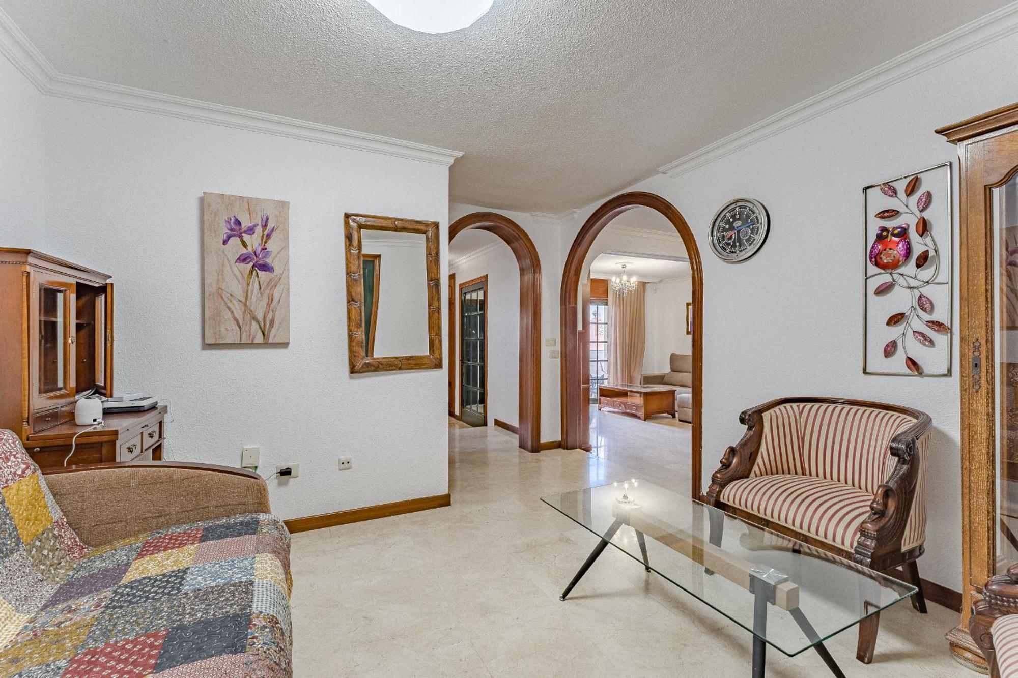 - 3 Bedroom House With Pool *