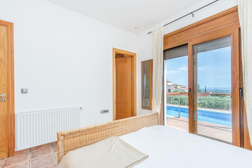 V024 - Colina Villa Palau-Saverdera