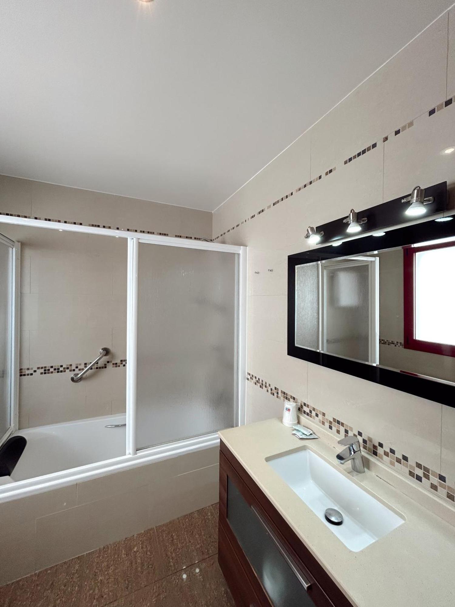 La Tina Hotel