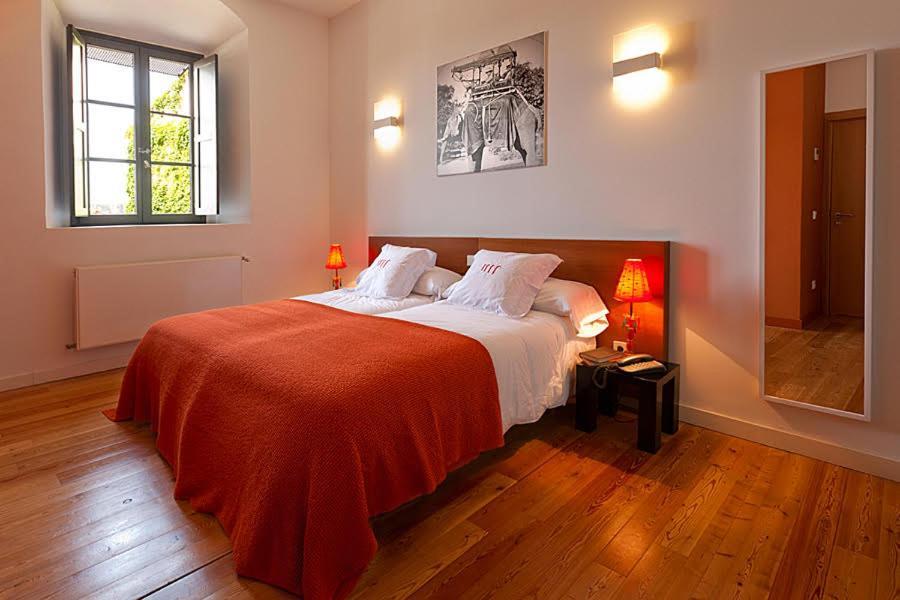 Hospederia De Alesves 3* Villafranca