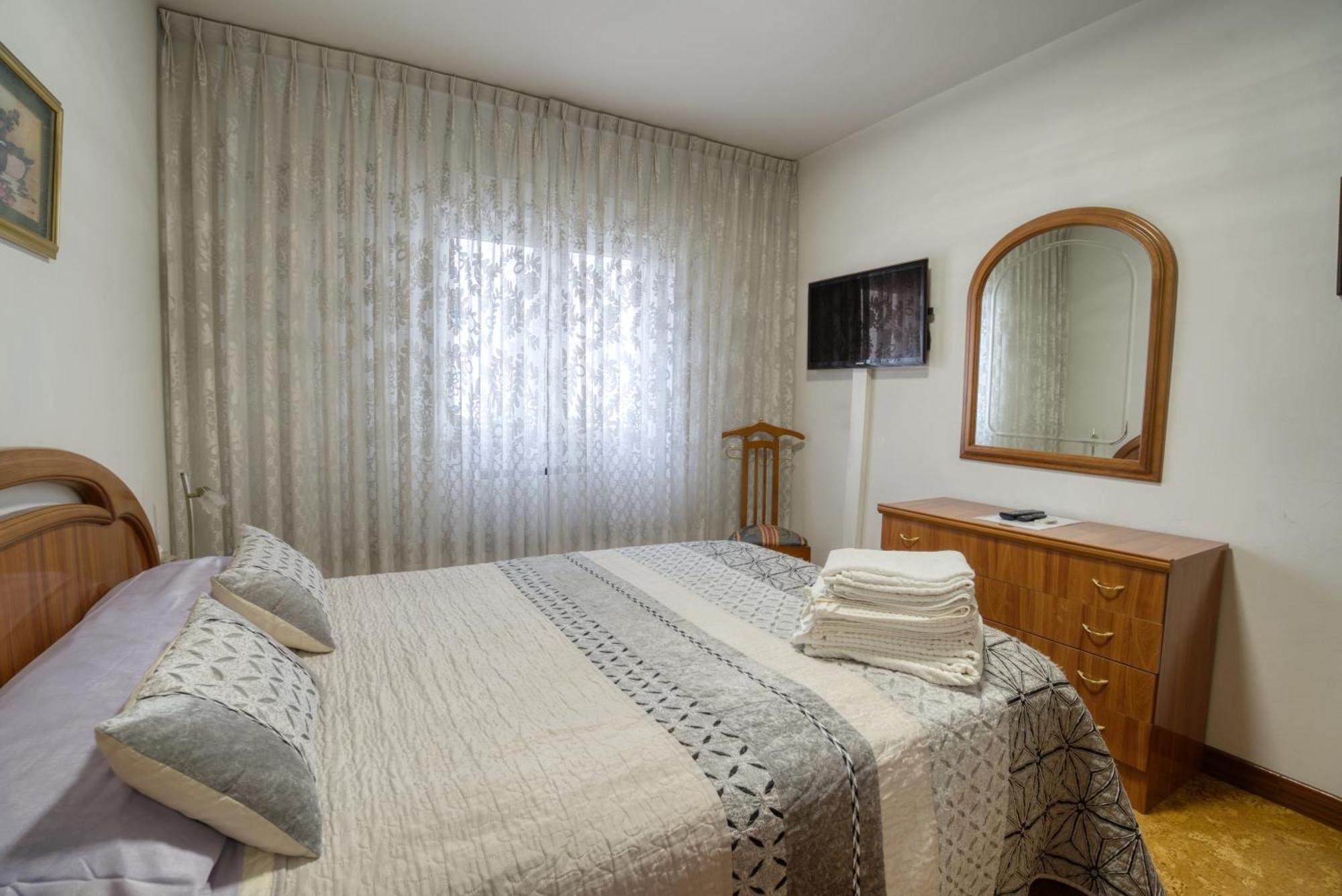 Muy Amplio, Con Wifi Y A 12 Minutos Del Centro Apartamento