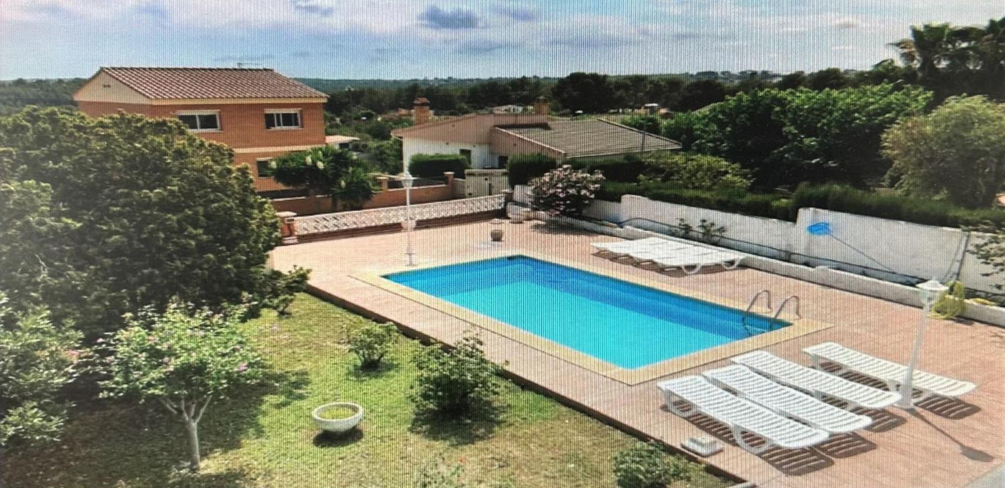Con Piscina Privada *