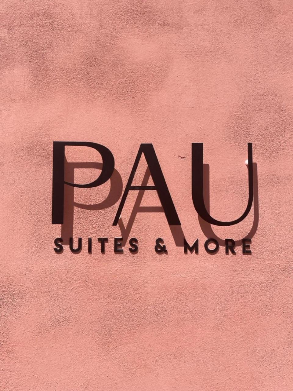 Pau *