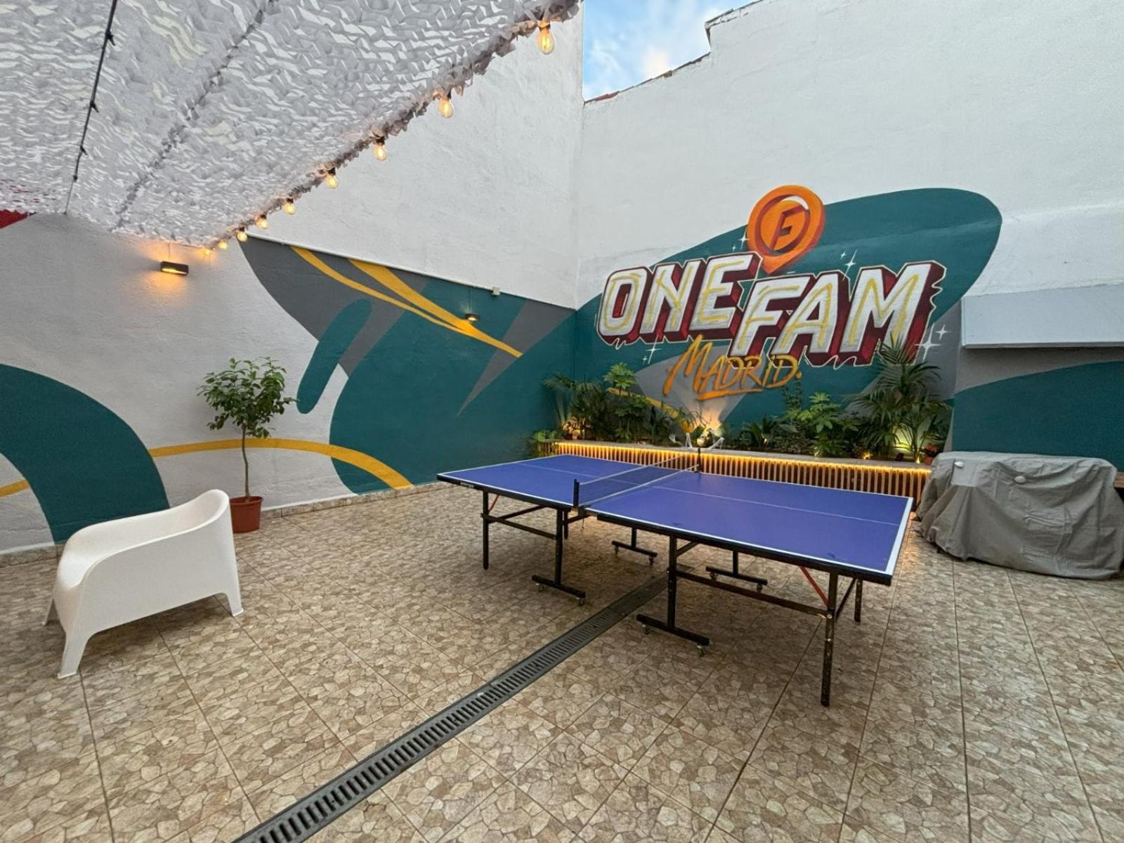 Onefam Hostal *