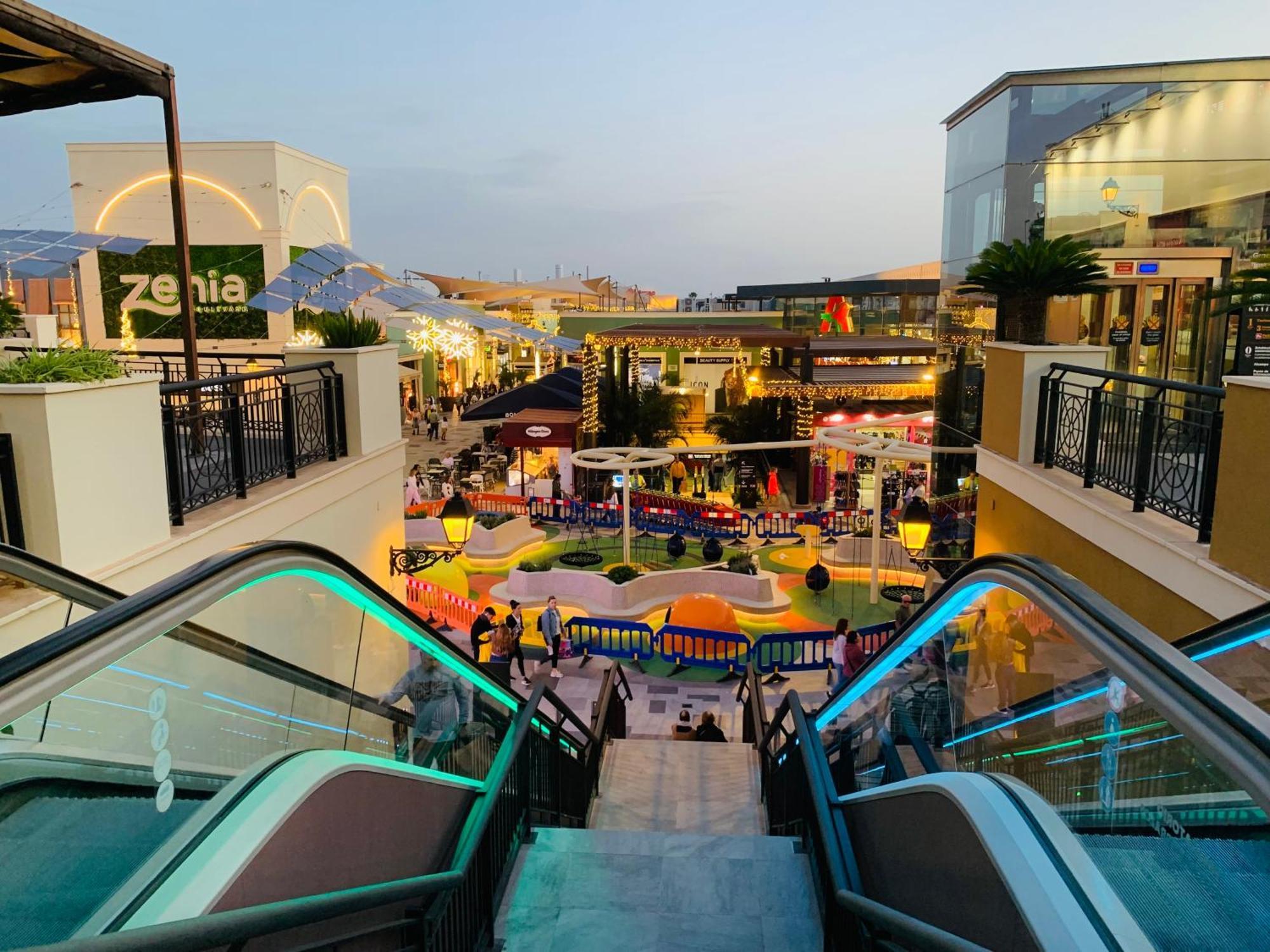The House! Large Terrace And Bars! Traveller Awards 2024-2025