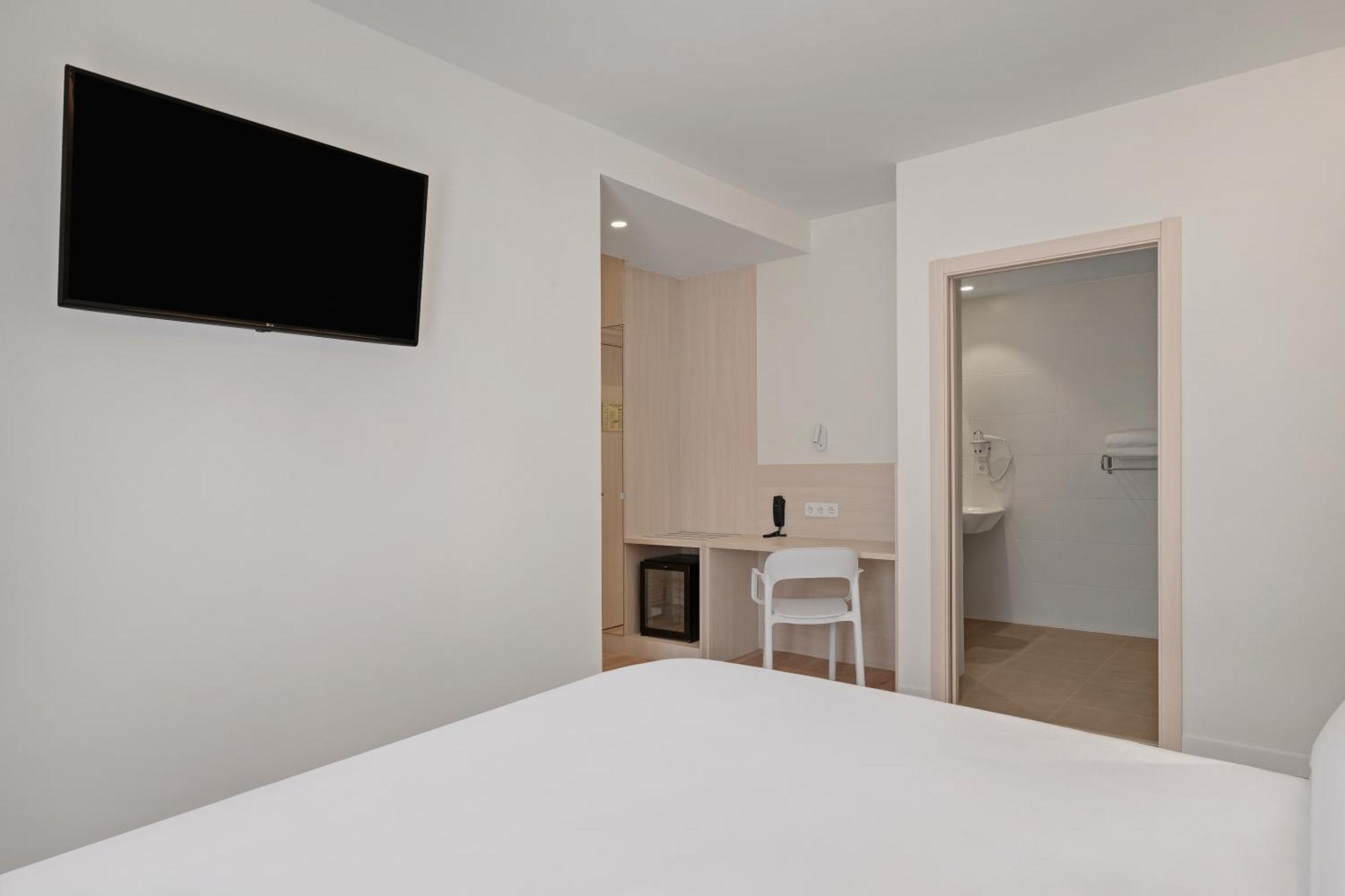 Santiago Hotel 2*