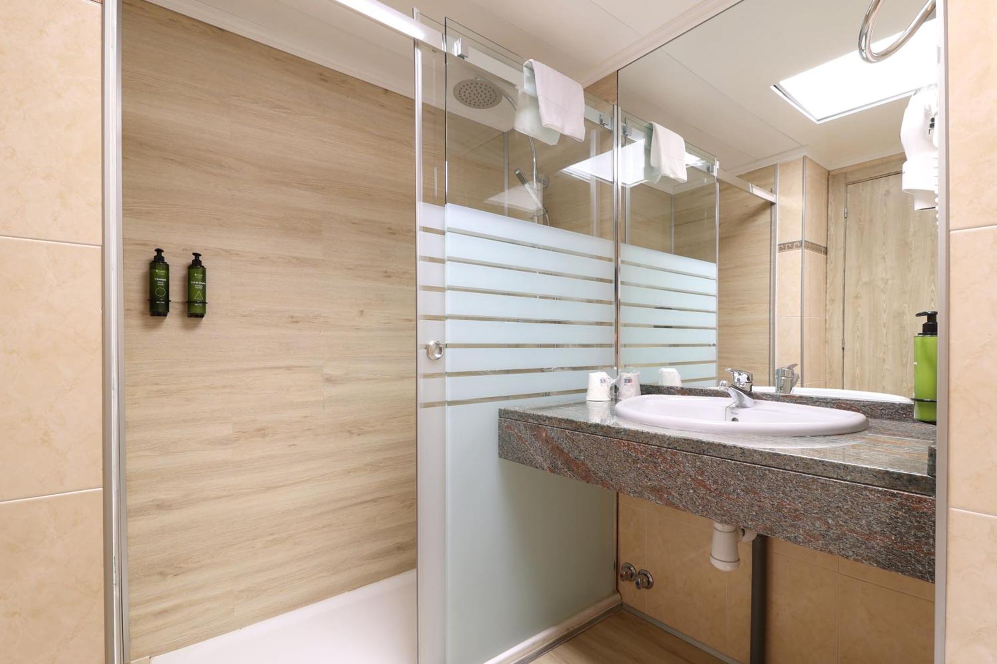 Blu Aran Hotel 2*
