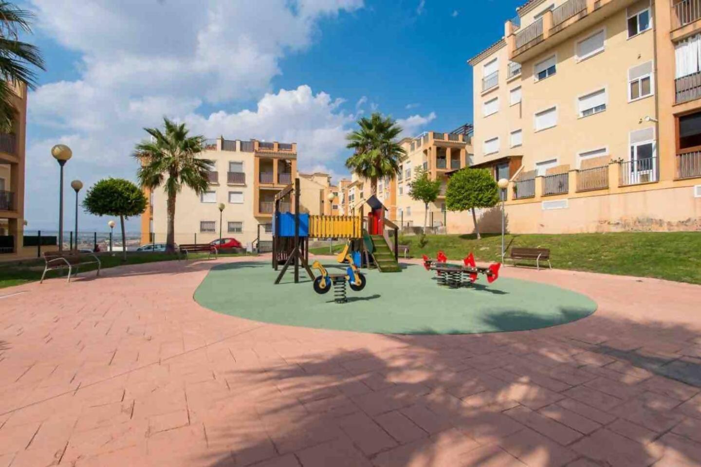 Bonito En Precioso Residencial Apartamento