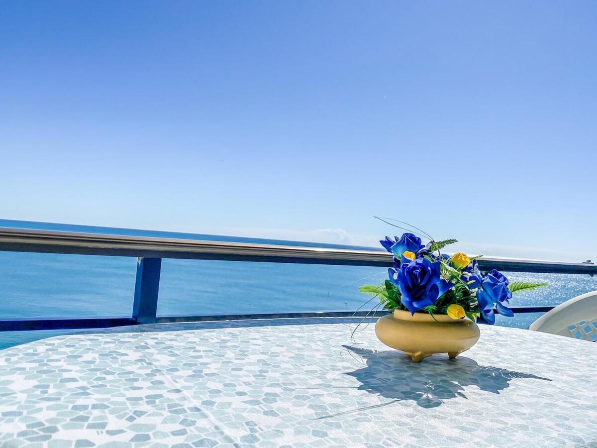 Apartamento Vista Al Mar, Wifi, Terraza Y Piscina.
