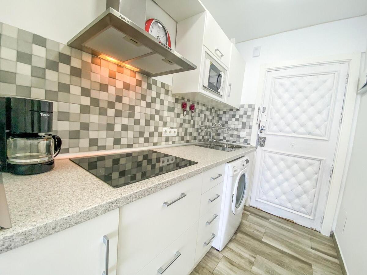 Apartamento Vista Al Mar, Wifi, Terraza Y Piscina. *