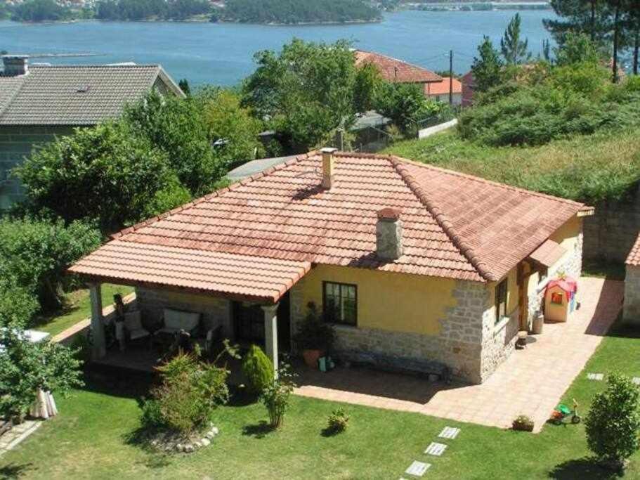 Сasa de vacaciones Con Piscinajardinbarbacoa Pontevedra