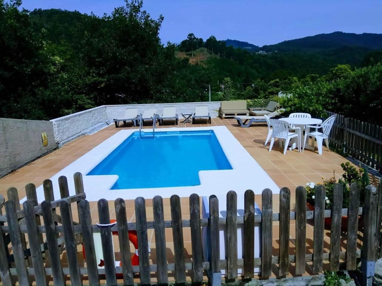 Con Piscinajardinbarbacoa Pontevedra