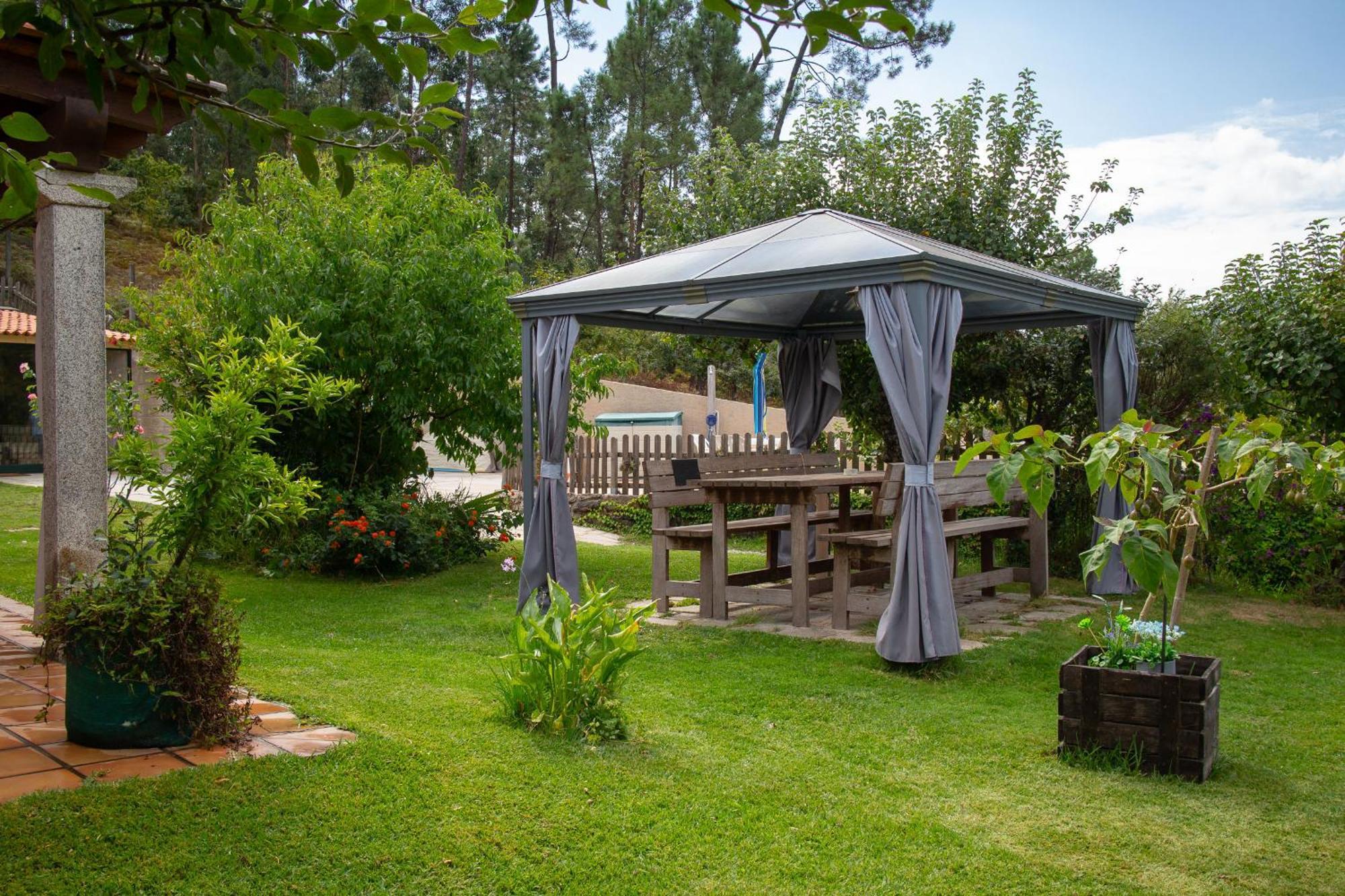 Con Piscinajardinbarbacoa Pontevedra