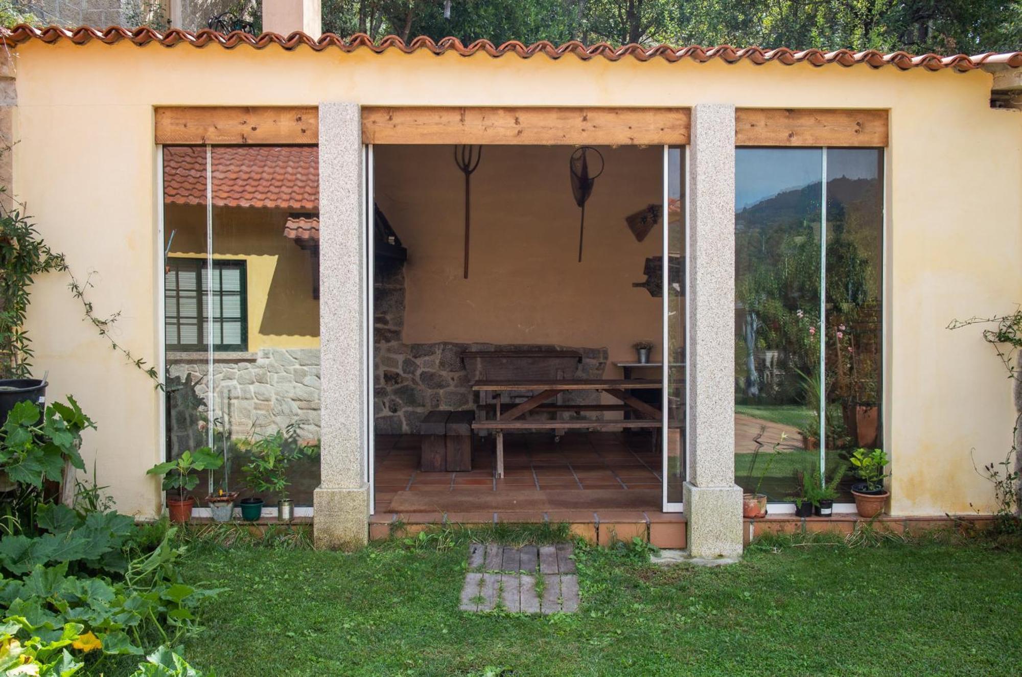 Con Piscinajardinbarbacoa *