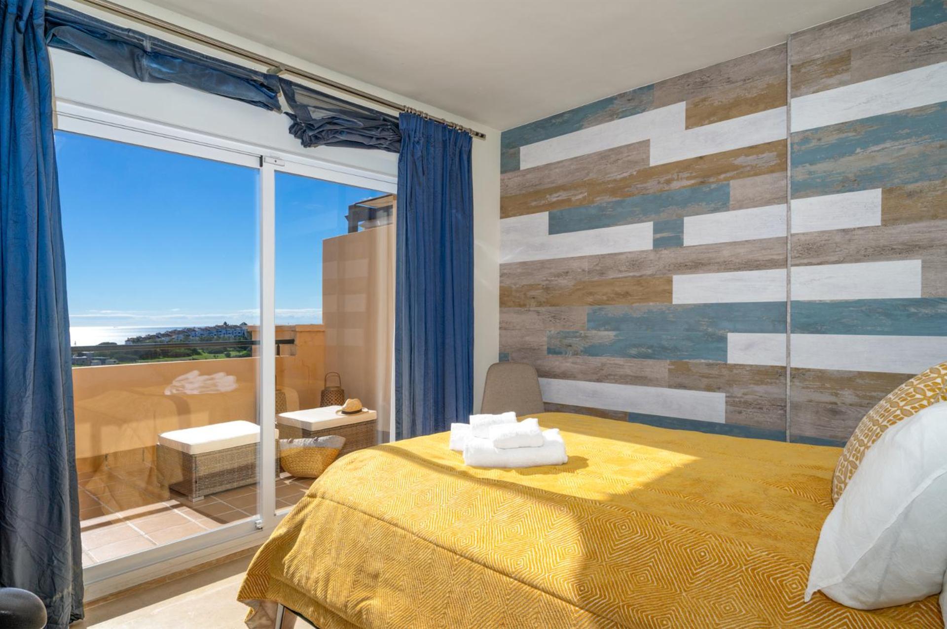 3 Bedroom, Floor With Fantastic Terrace And Pools Apartamento Sitio de Calahonda