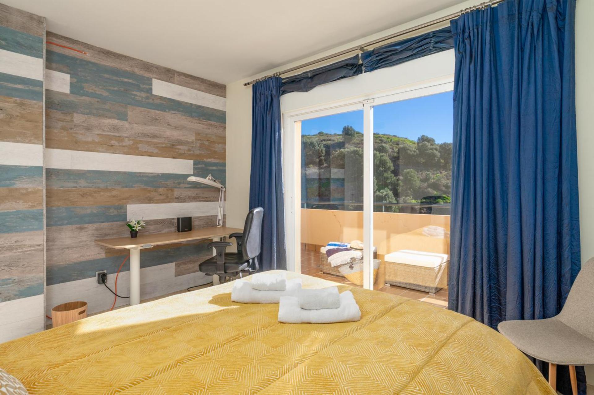 3 Bedroom, Floor With Fantastic Terrace And Pools * Sitio de Calahonda
