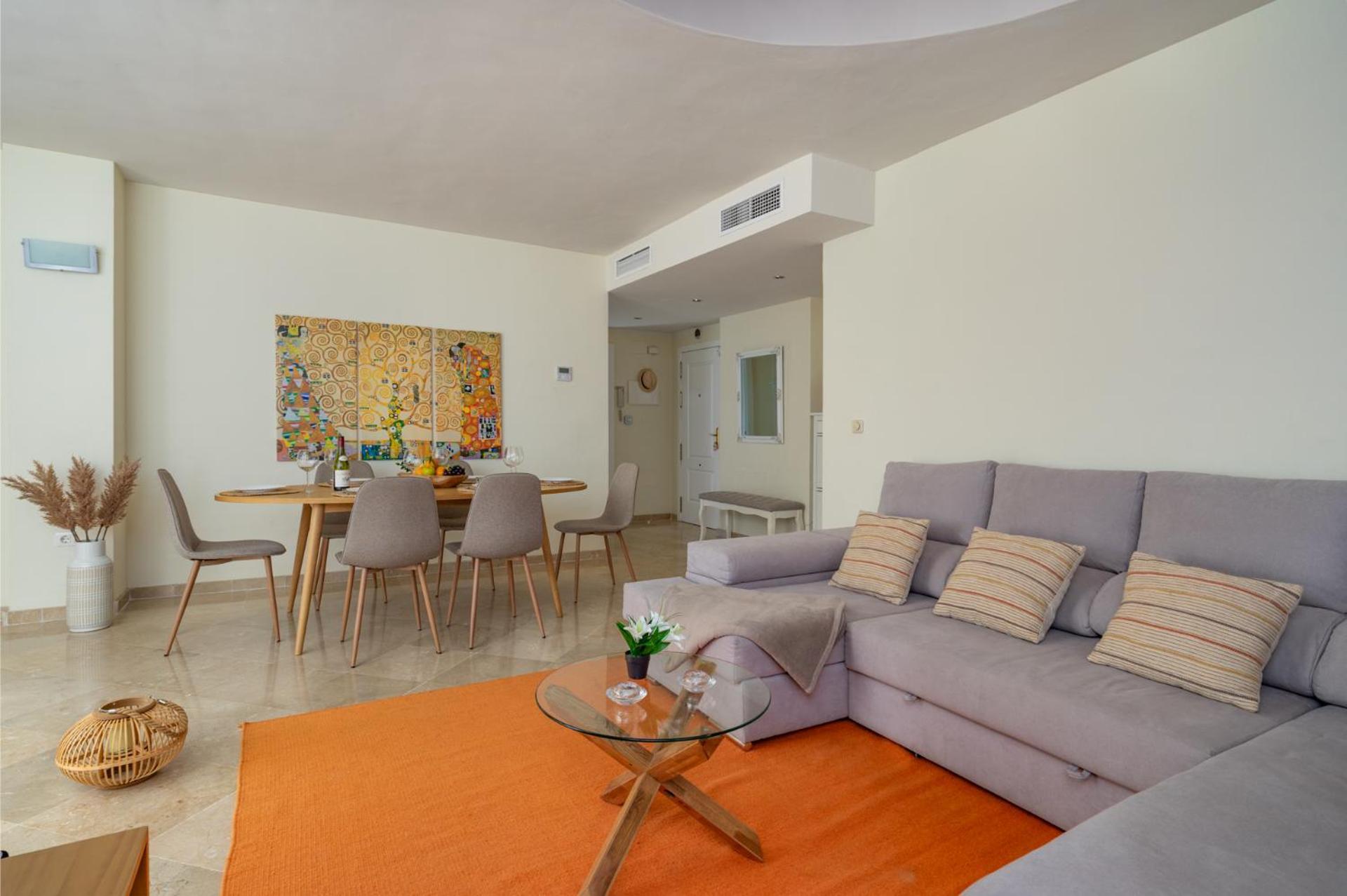 Apartamento 3 Bedroom, Floor With Fantastic Terrace And Pools Sitio de Calahonda