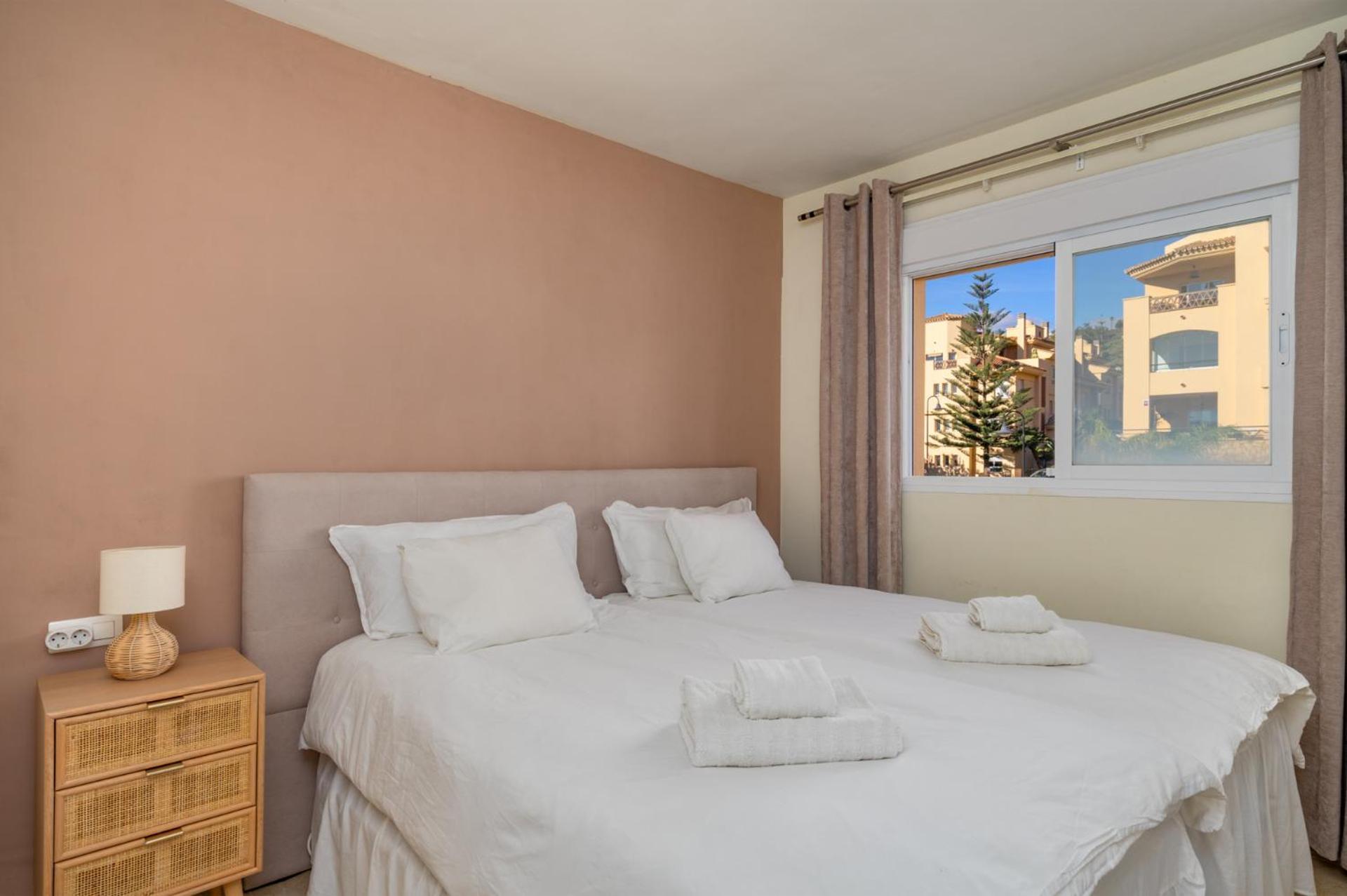 3 Bedroom, Floor With Fantastic Terrace And Pools * Sitio de Calahonda
