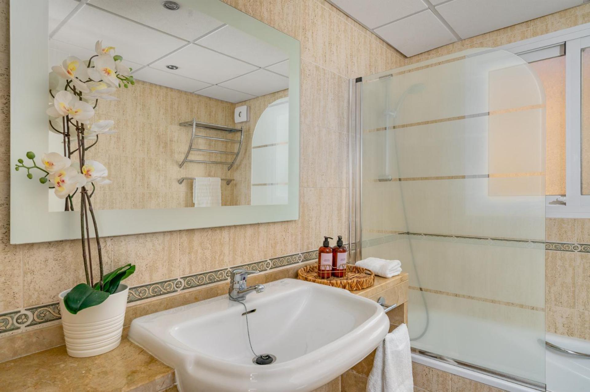 3 Bedroom, Floor With Fantastic Terrace And Pools *