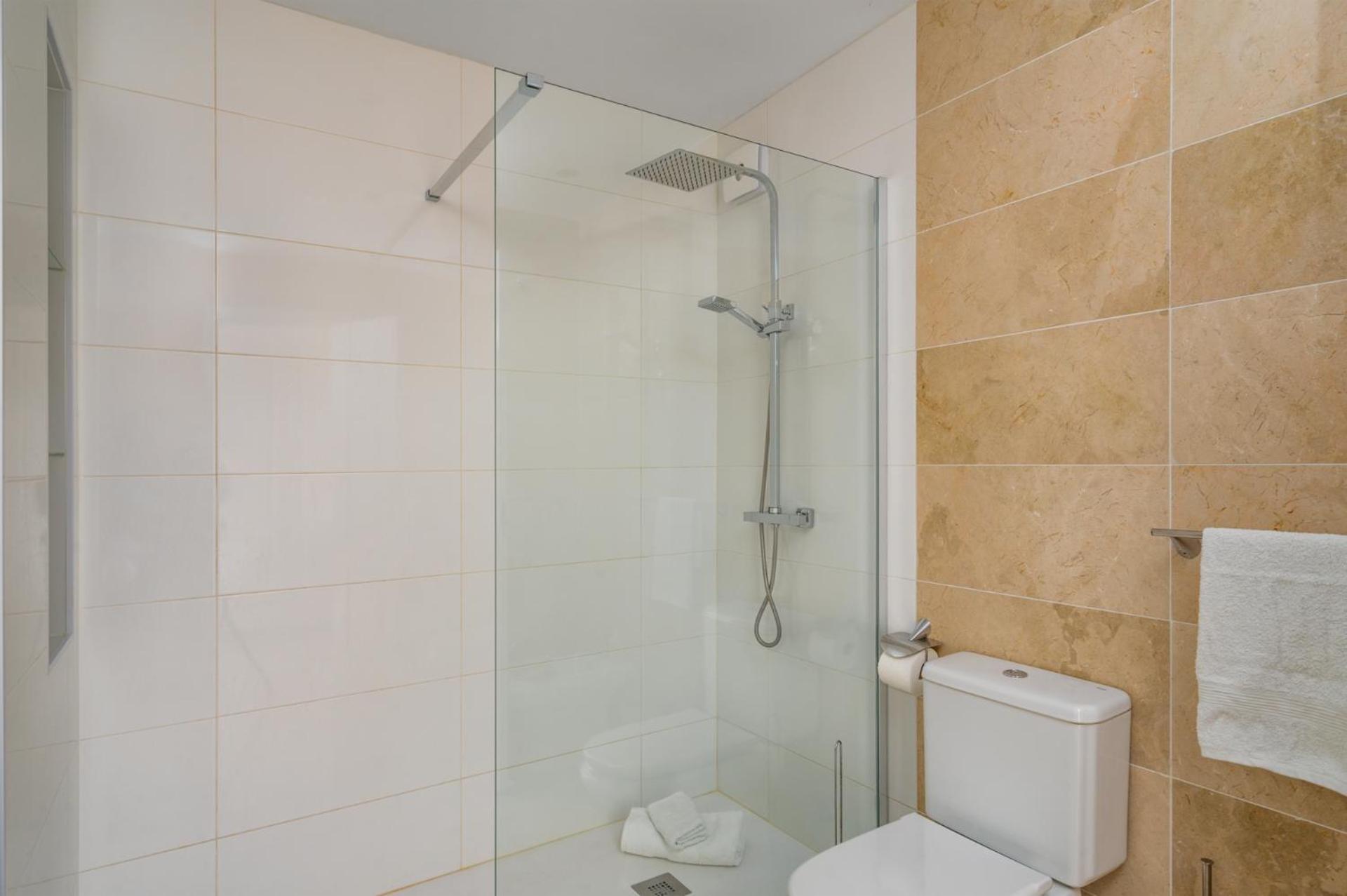 Apartamento 3 Bedroom, Floor With Fantastic Terrace And Pools Sitio de Calahonda