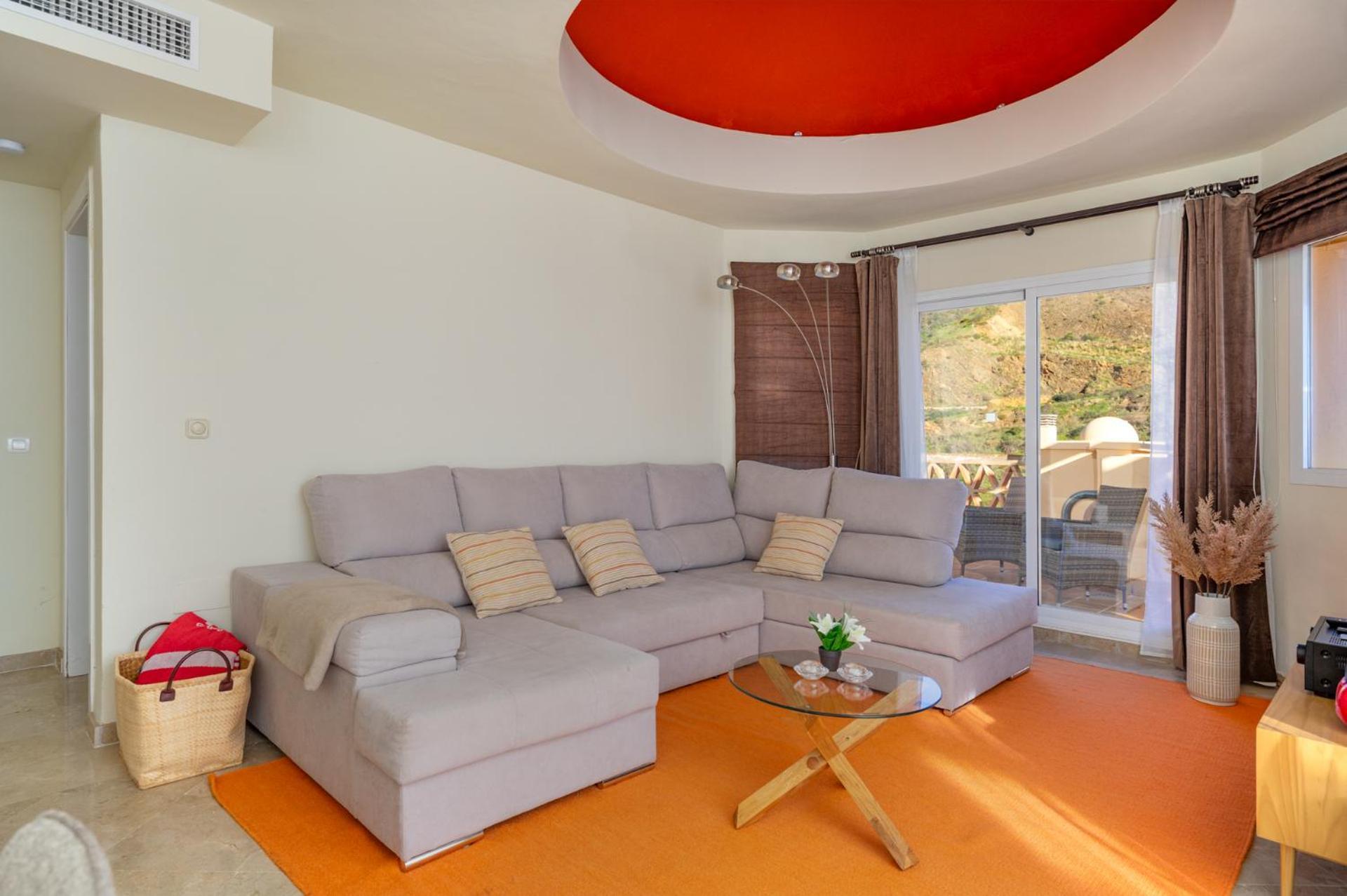 3 Bedroom, Floor With Fantastic Terrace And Pools *