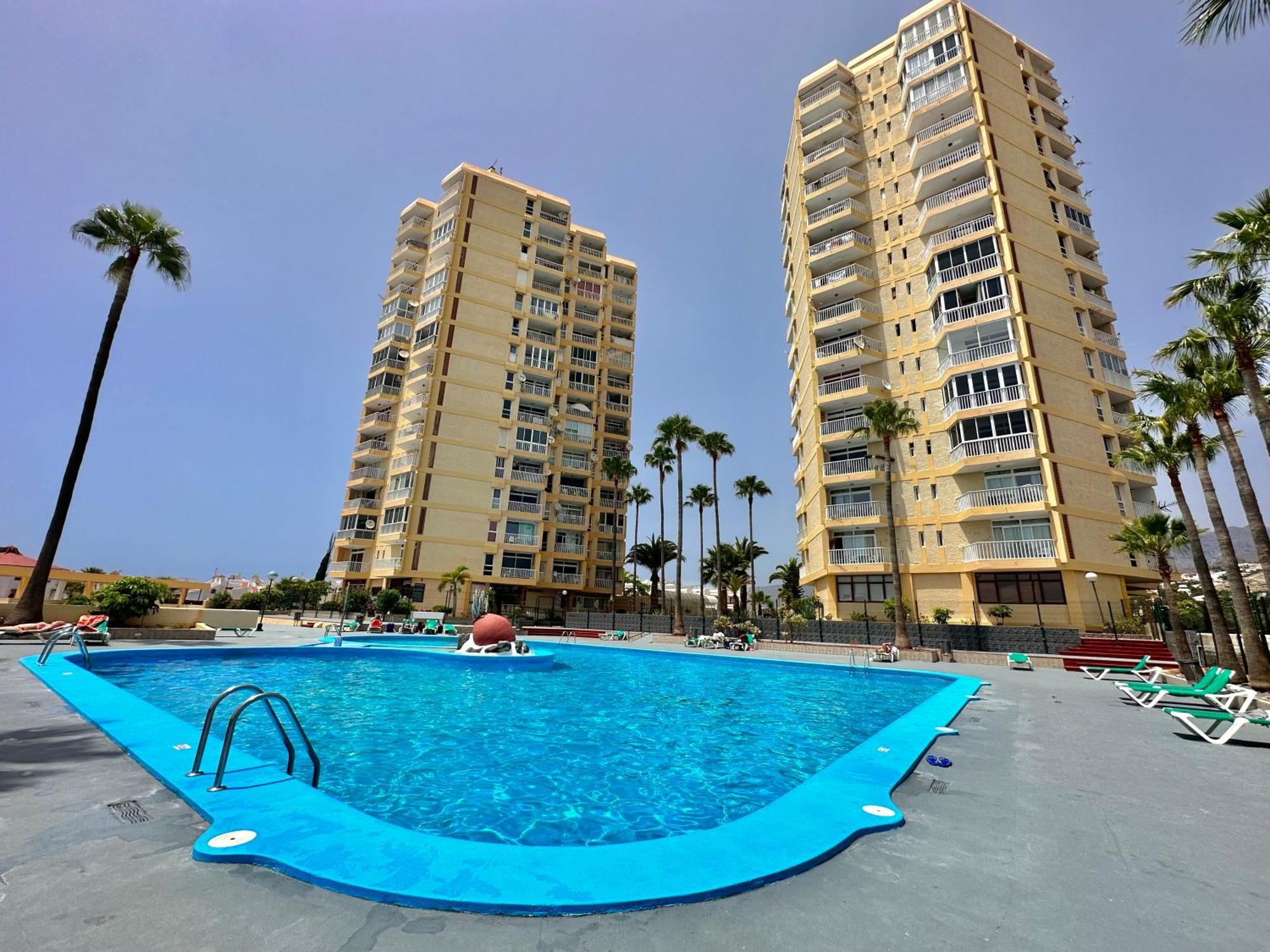 Torres De Yomely - M6d * Playa de las Americas (Tenerife)