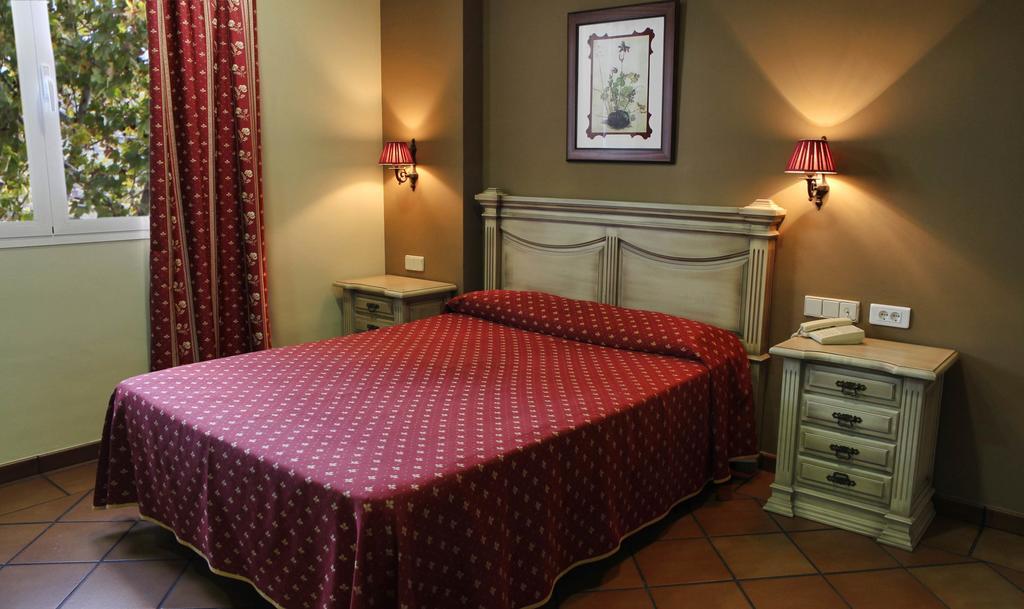 Bronces Hotel