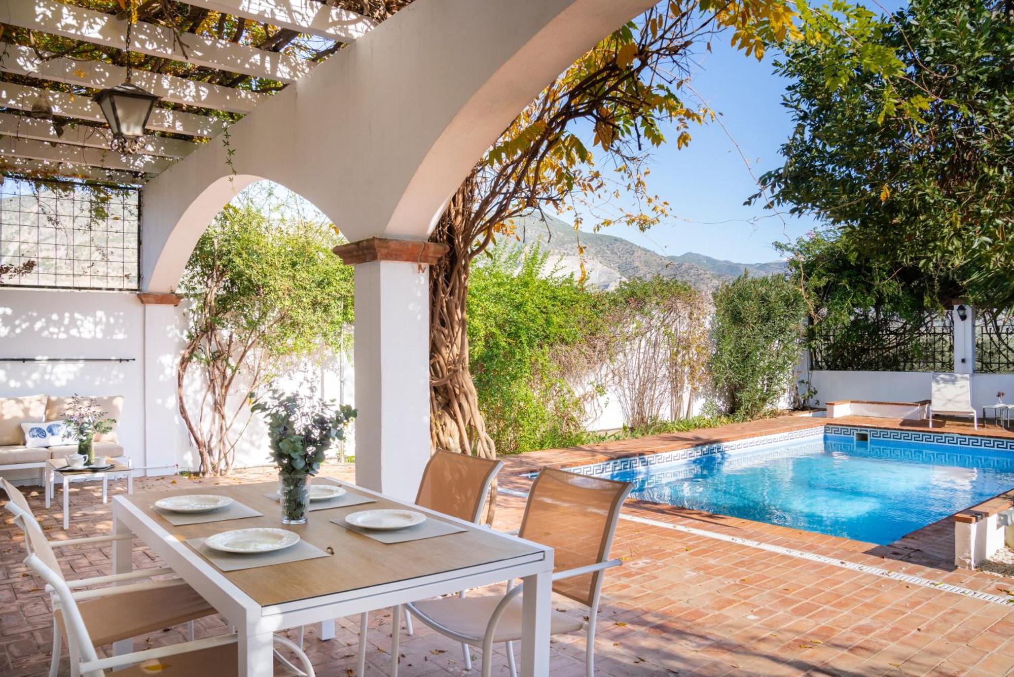 Buenos Dias Chimenea Barbacoa Y Piscina Villa Padul