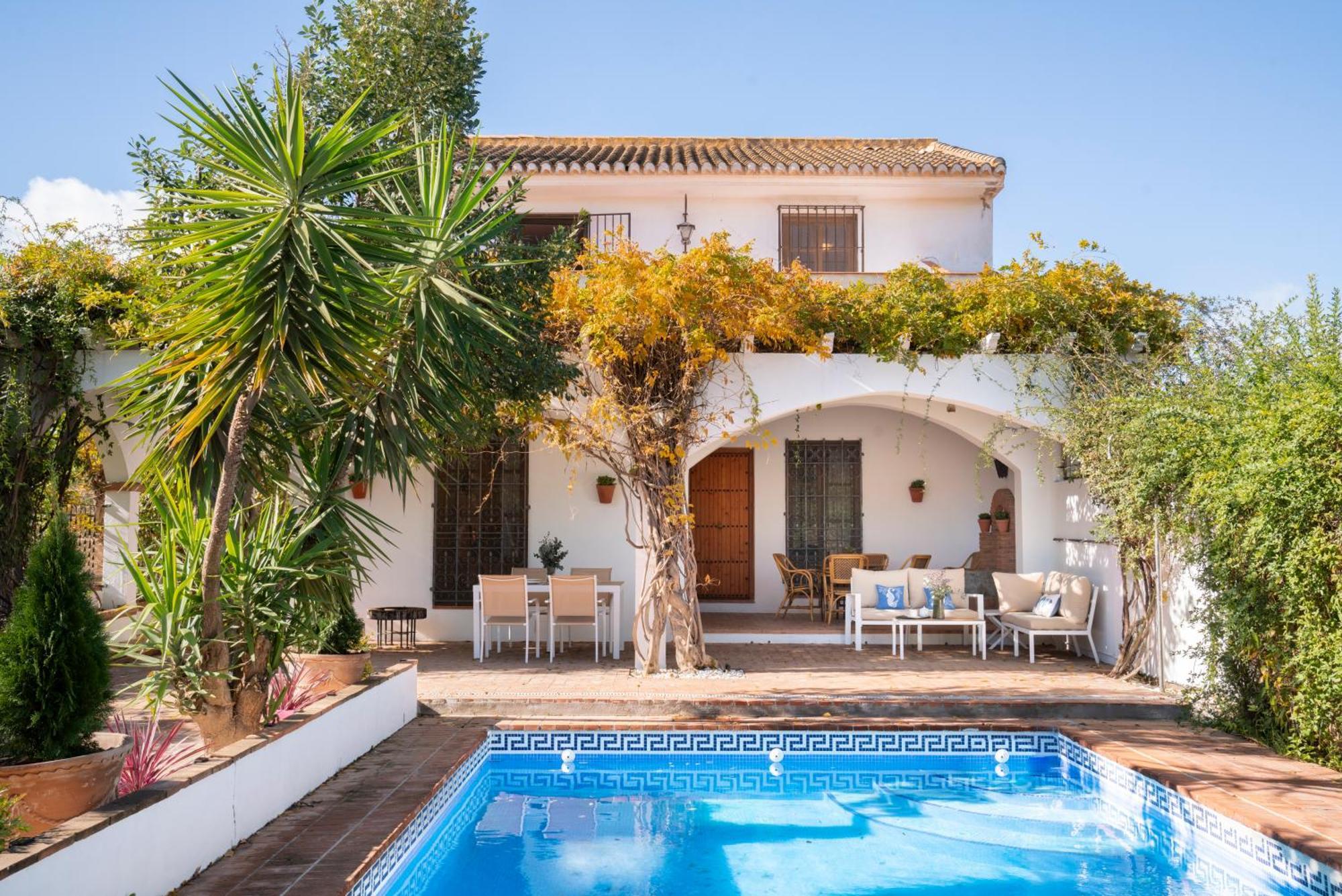 Buenos Dias Chimenea Barbacoa Y Piscina Padul
