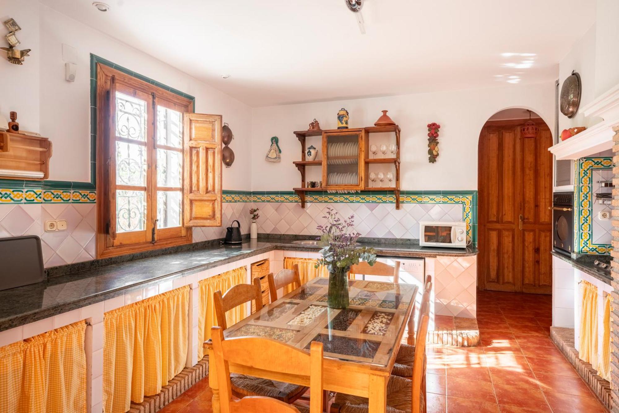 Buenos Dias Chimenea Barbacoa Y Piscina Padul