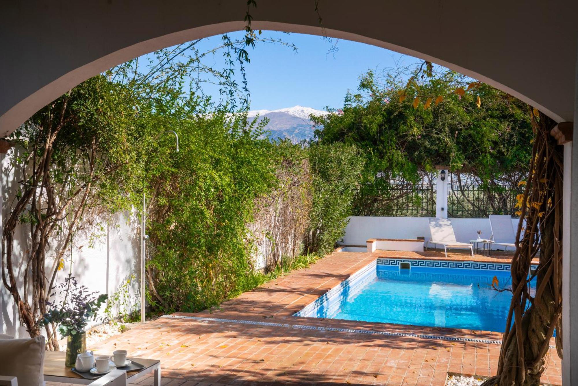 Buenos Dias Chimenea Barbacoa Y Piscina