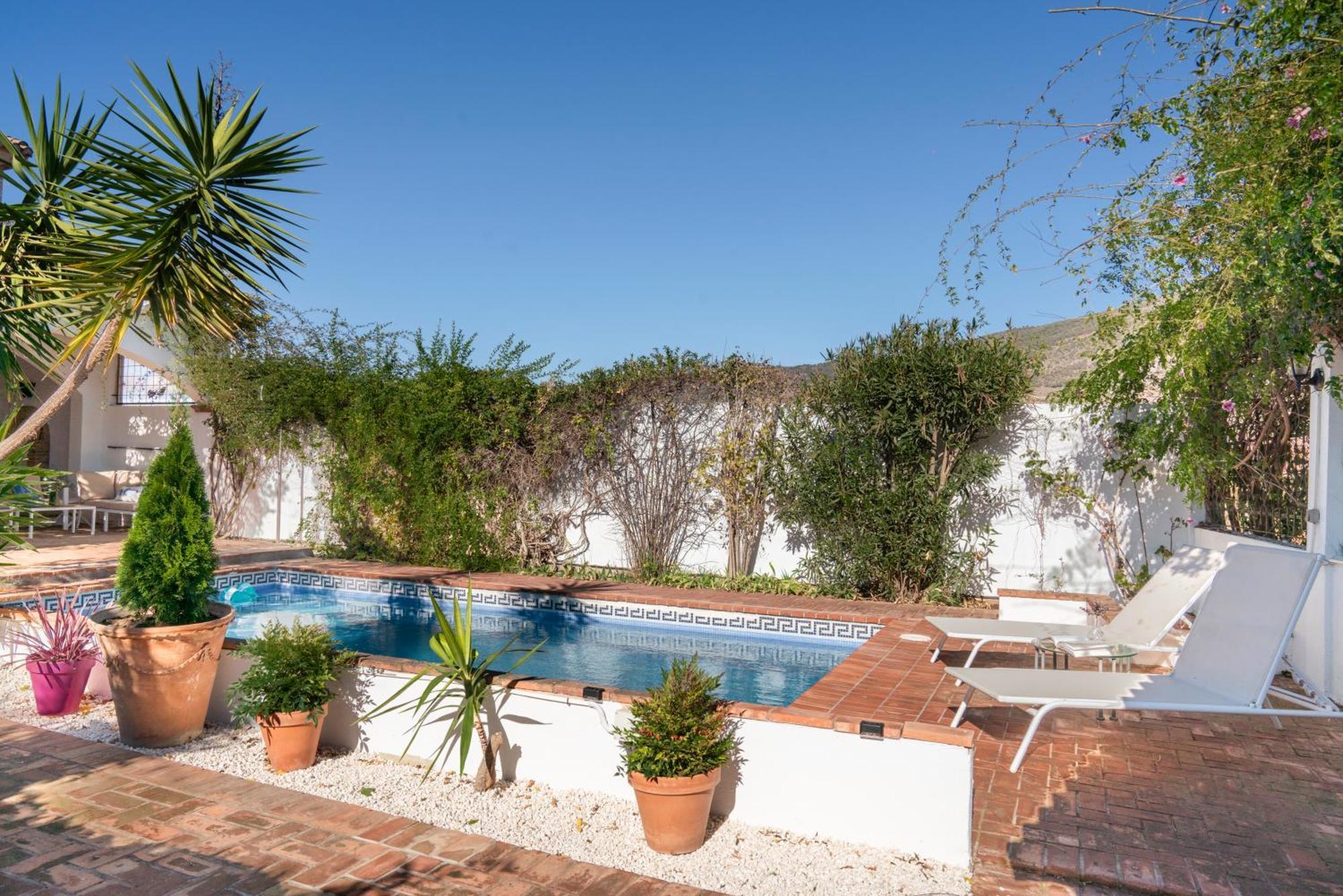 Buenos Dias Chimenea Barbacoa Y Piscina Padul