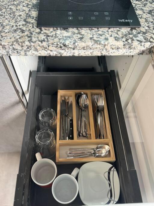 Practico, Centrico, Unico Y Moderno.