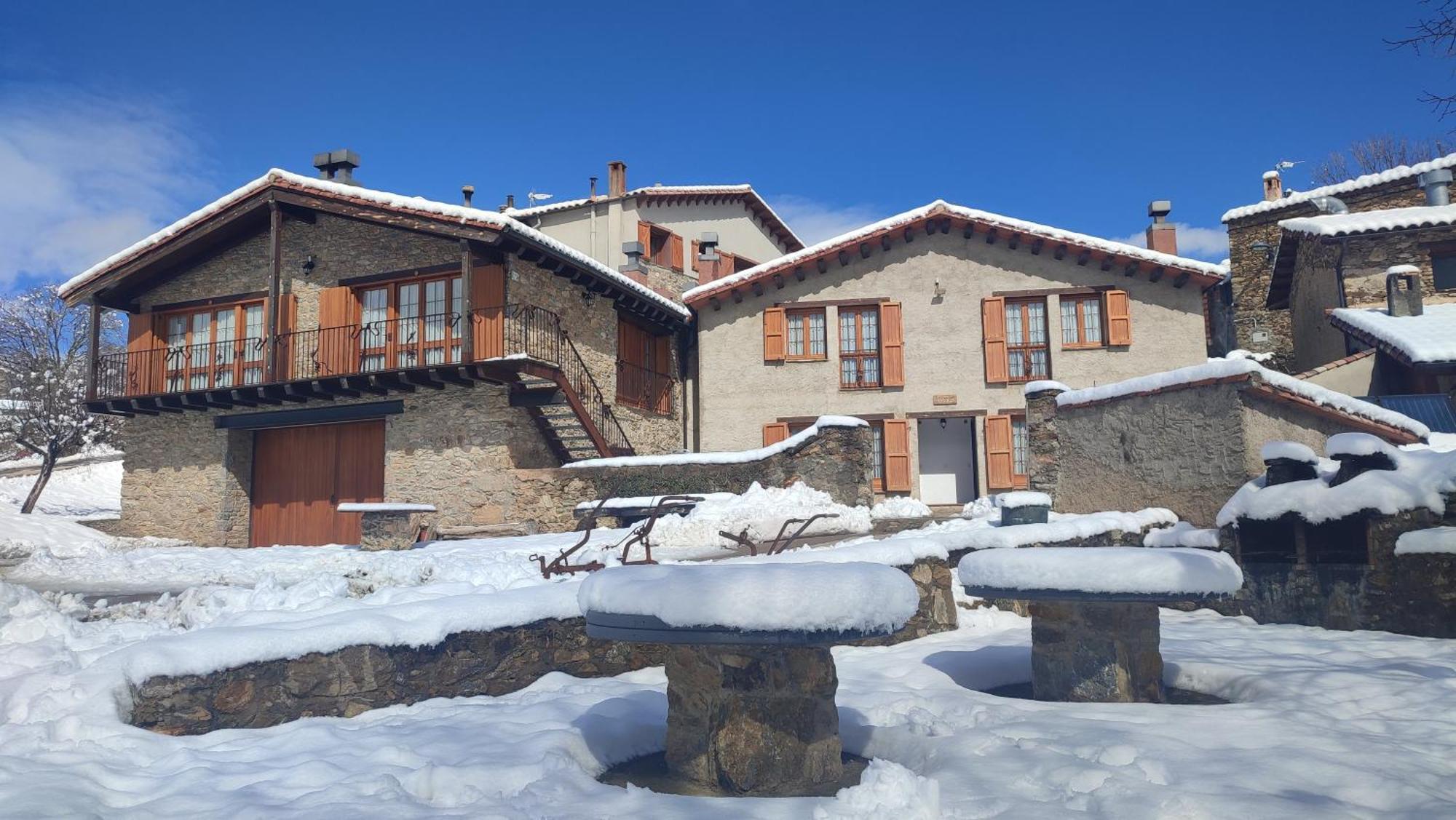 Tubau - -