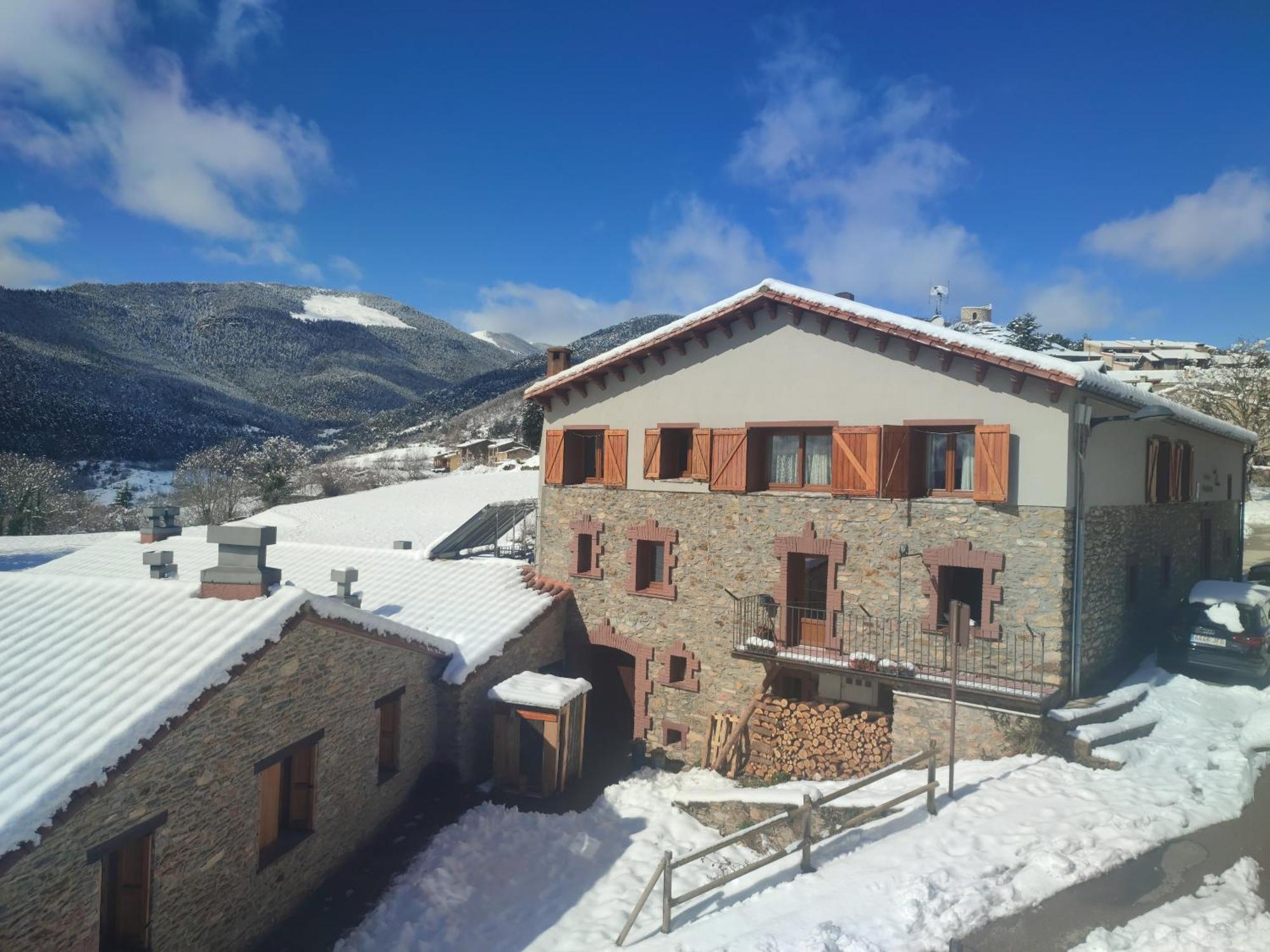 Tubau - - Casa rural *