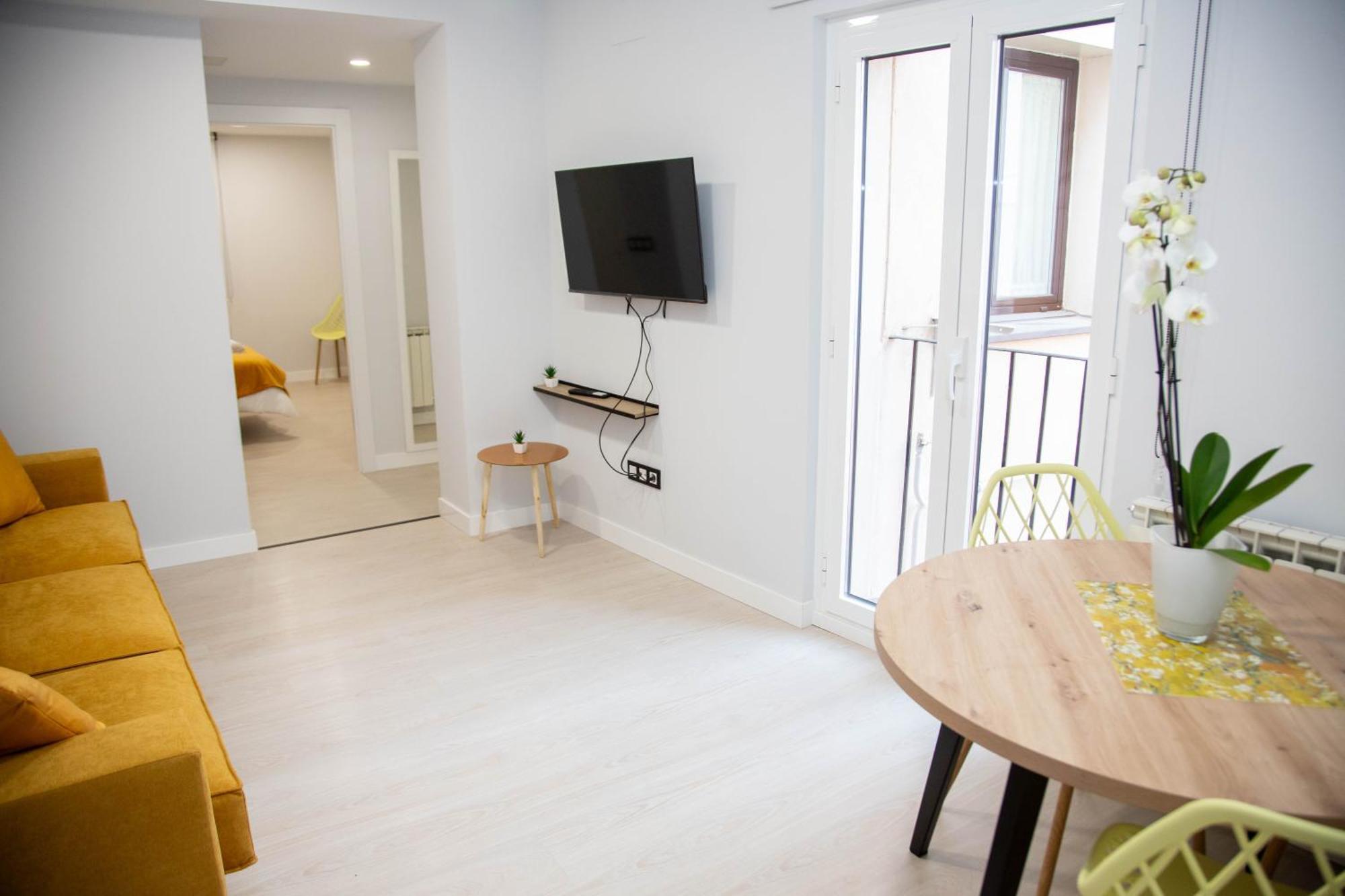 Aparthotel Pregonero Urban - Amarillo Soria