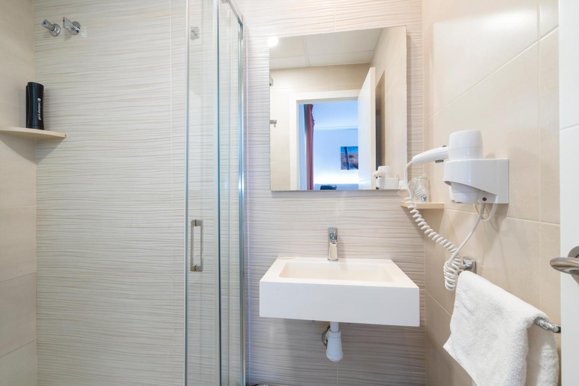 Pensimar Guest house El Altet