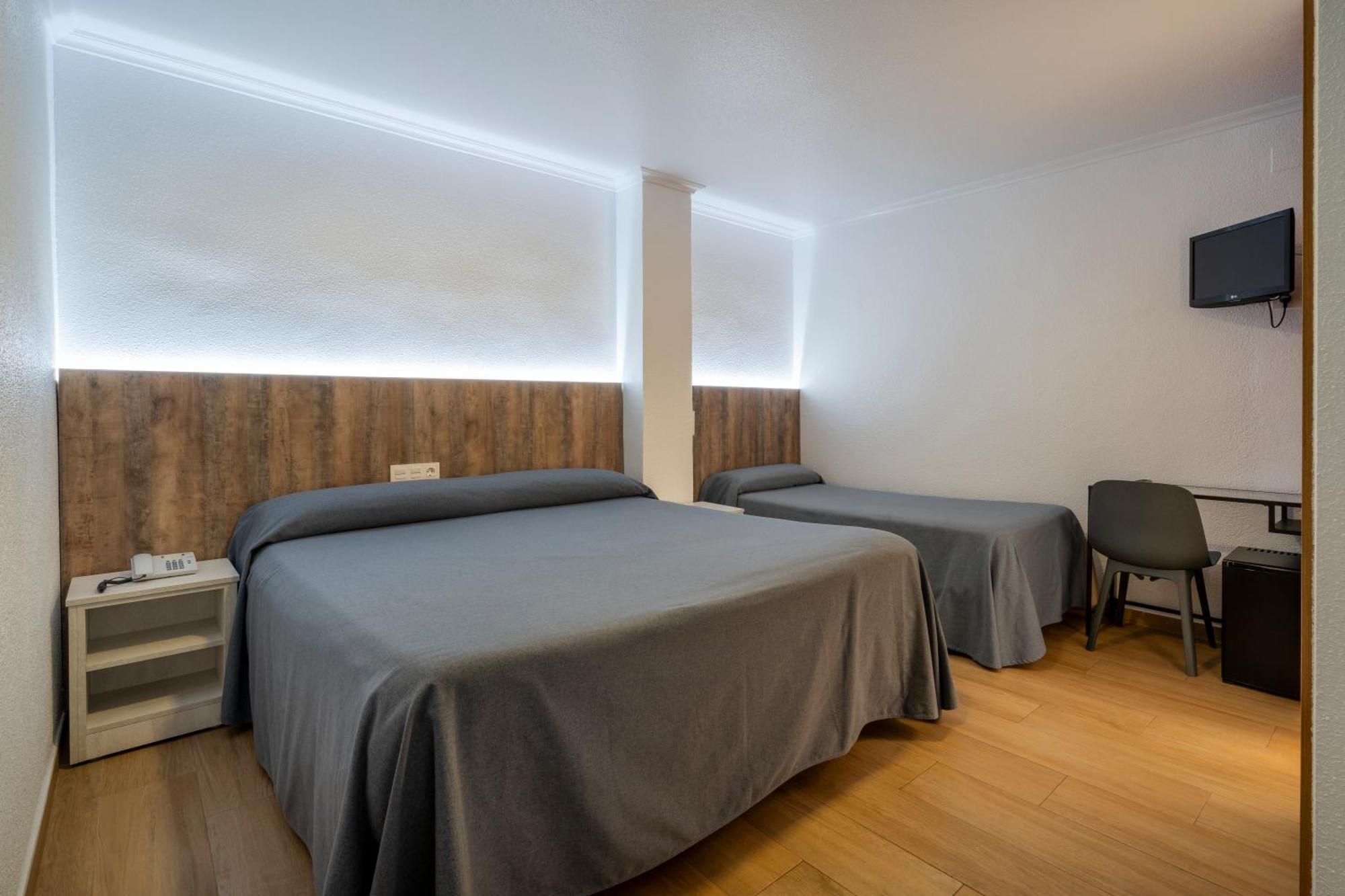 Pensimar Guest house El Altet