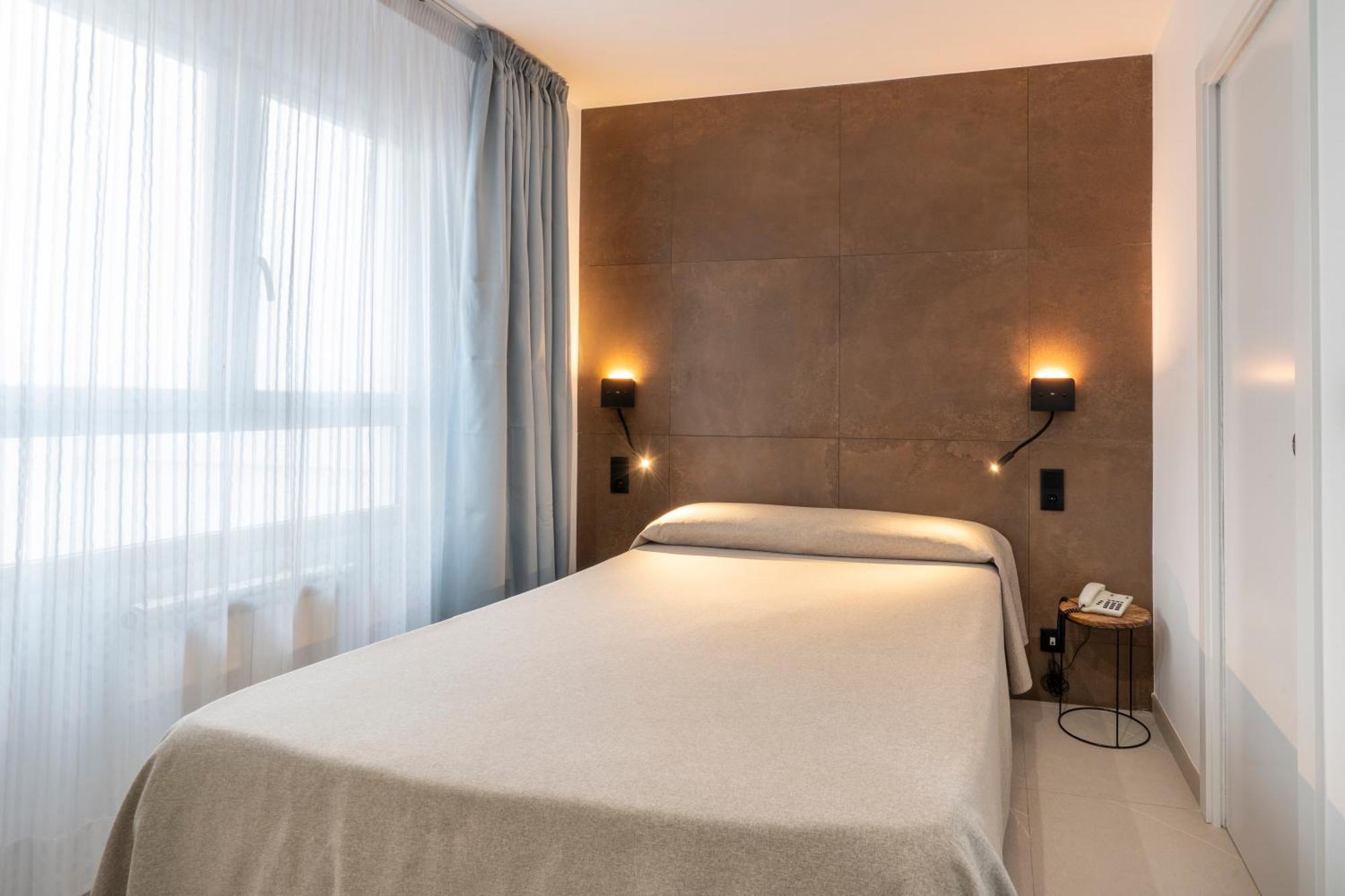 Pensimar Guest house El Altet