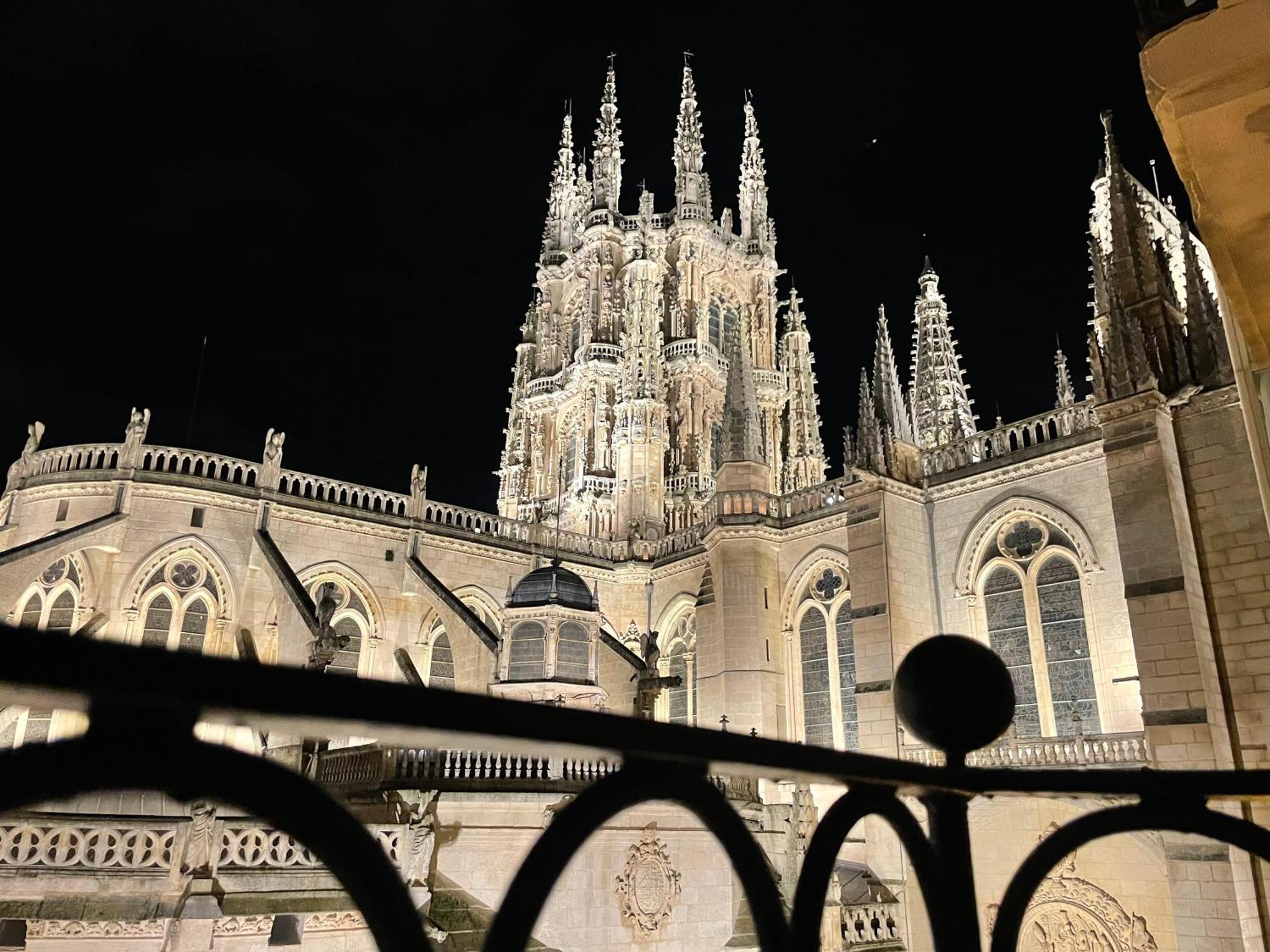 Contemplando La Catedral By Exclusive