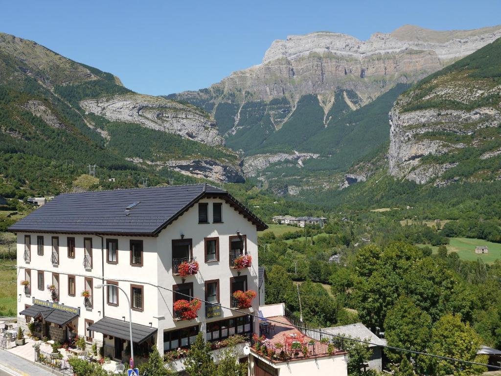 Bellavista Ordesa Hotel *