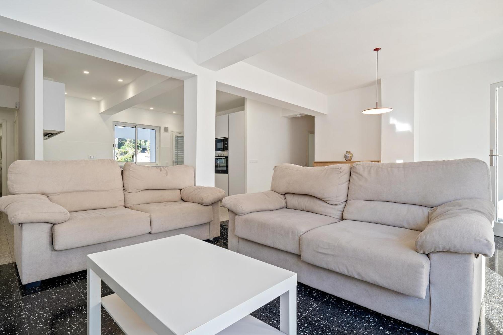 Hauzify I Riera Apartment *