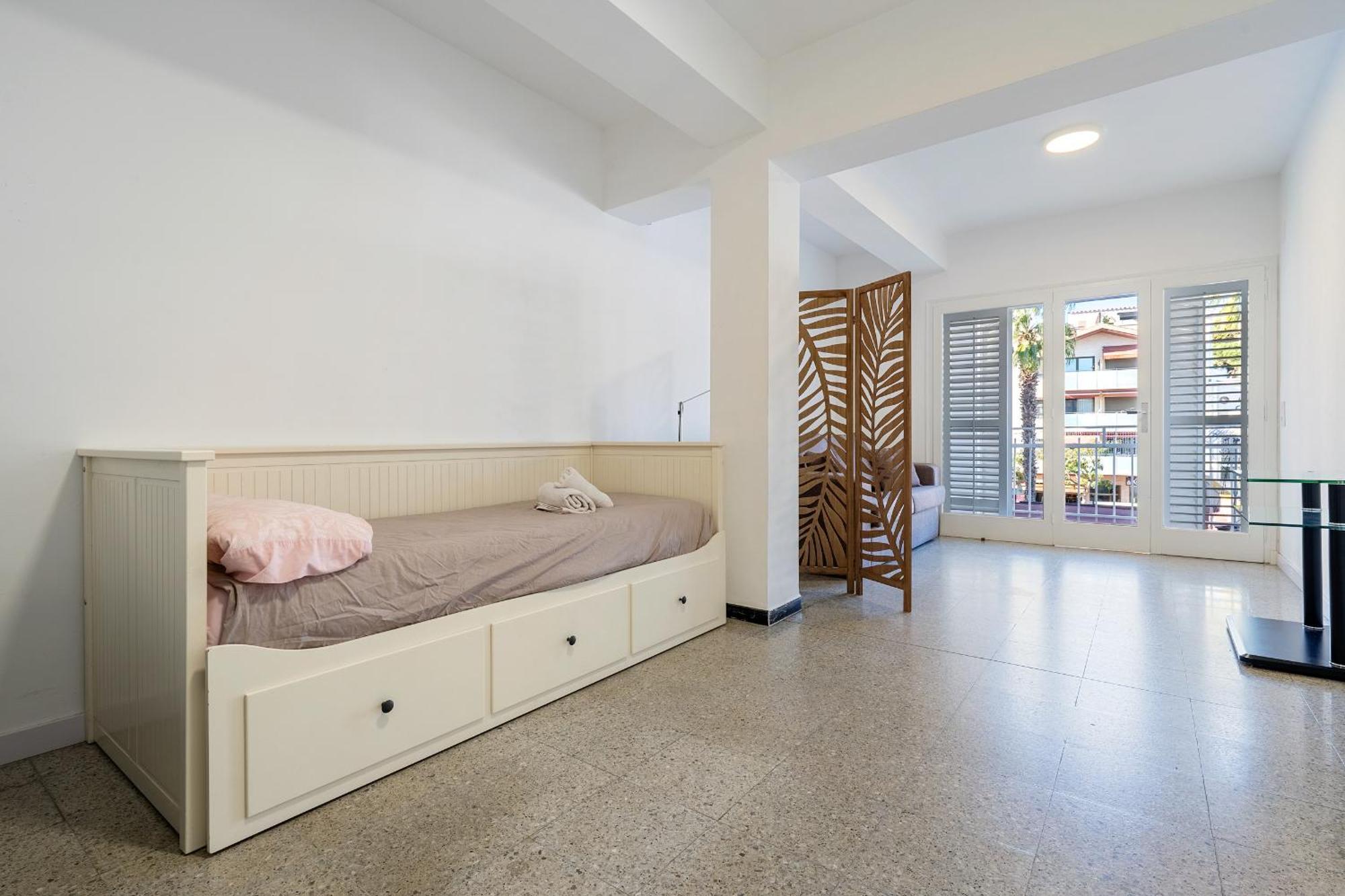 Hauzify I Riera Apartment